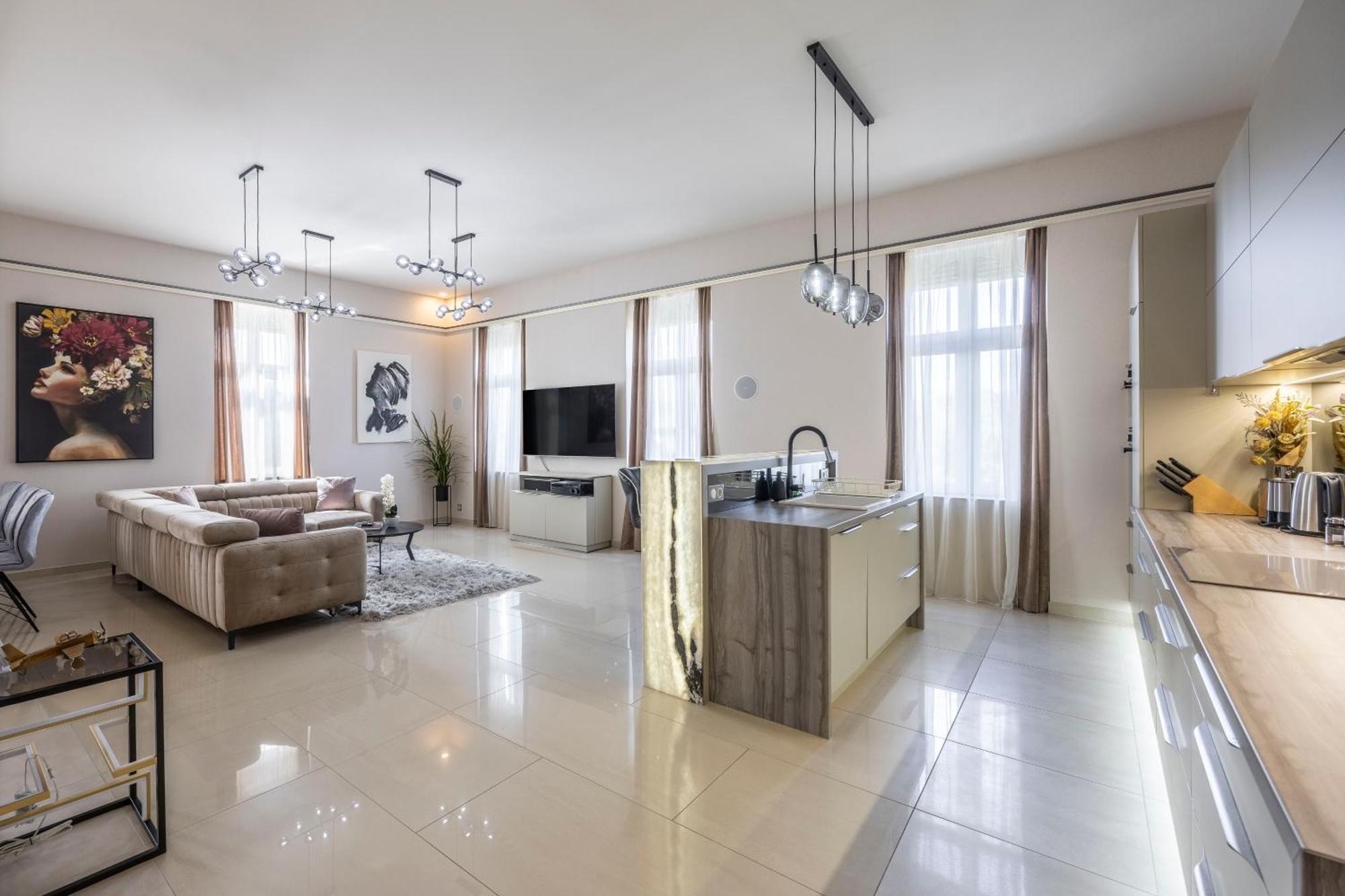 High-end Luxurious Royal In The Heart Of Budapest