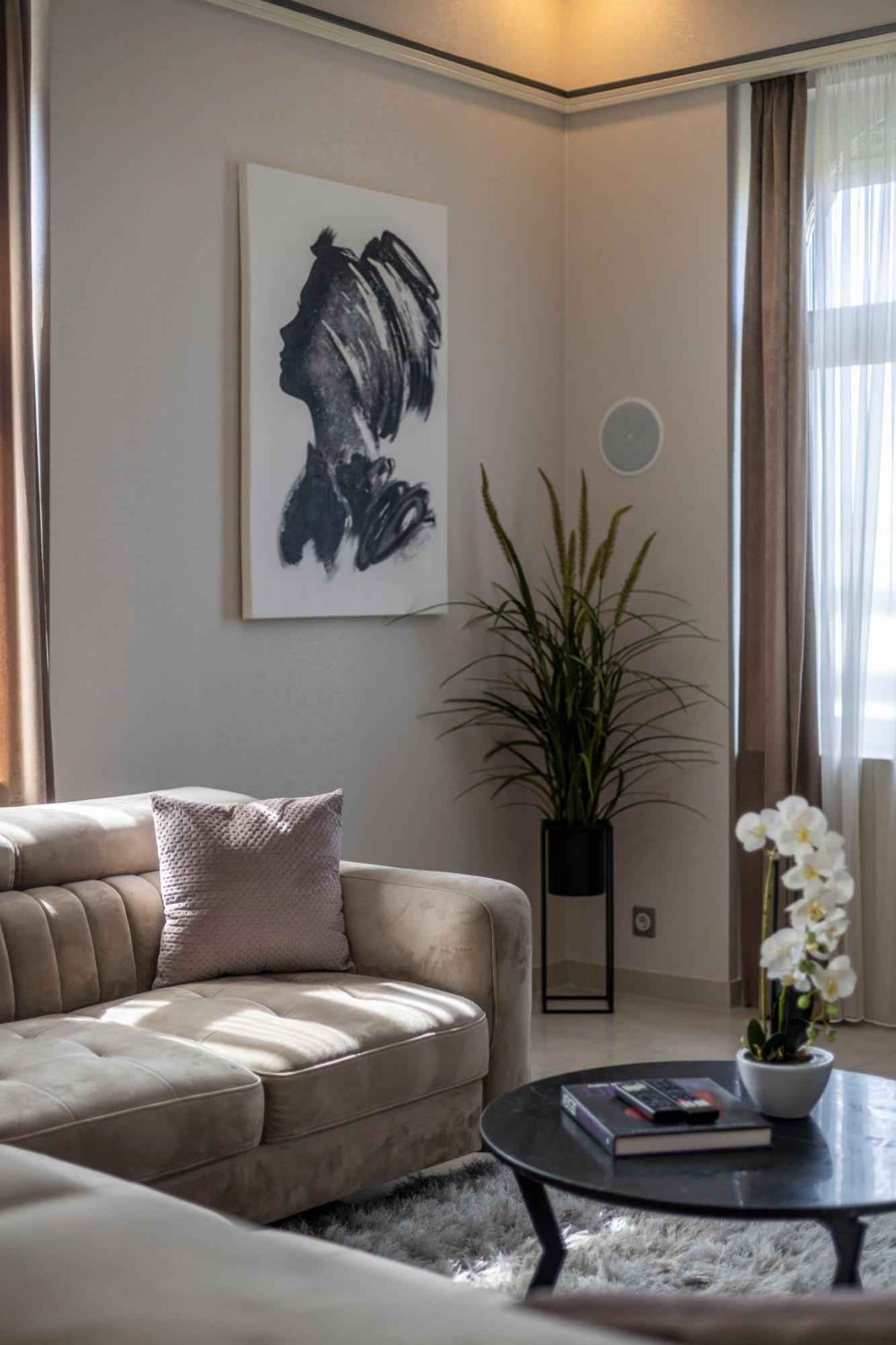 Apartment High-end Luxurious Royal In The Heart Of *