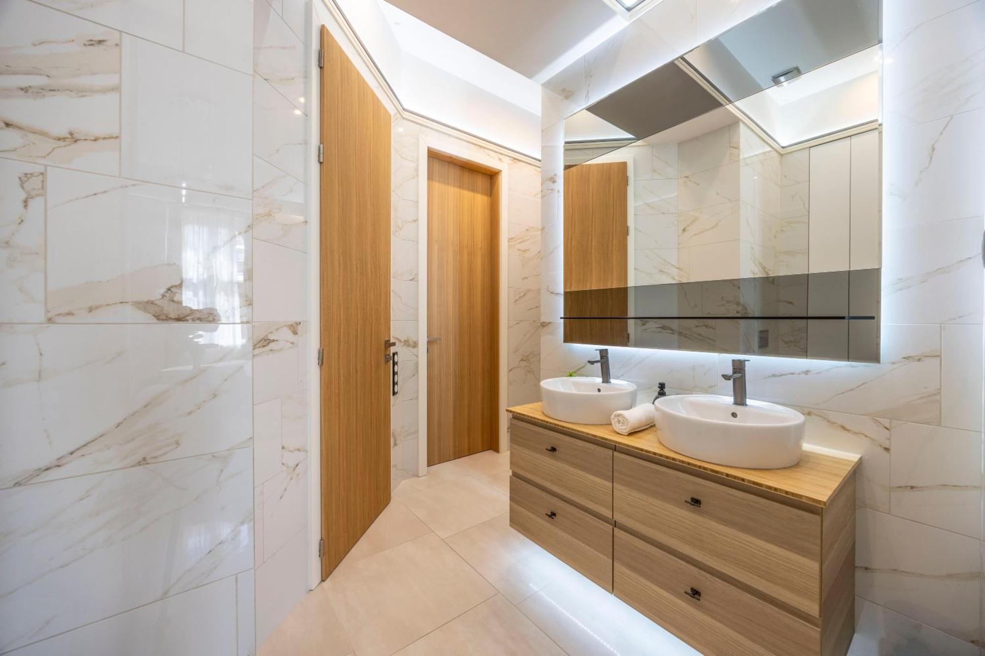 High-end Luxurious Royal In The Heart Of Lägenhet Budapest