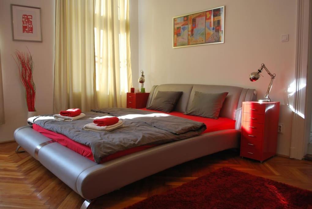 Riverside Center, 5th District Apartamento