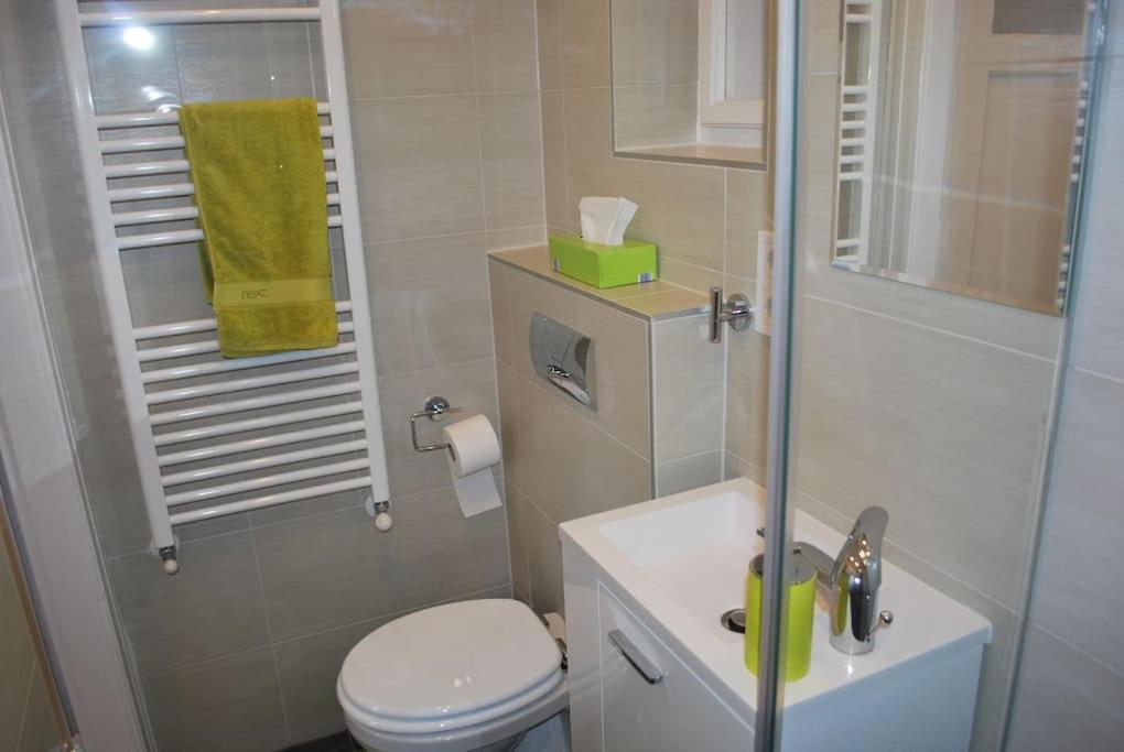 Riverside Center, 5th District Apartamento *