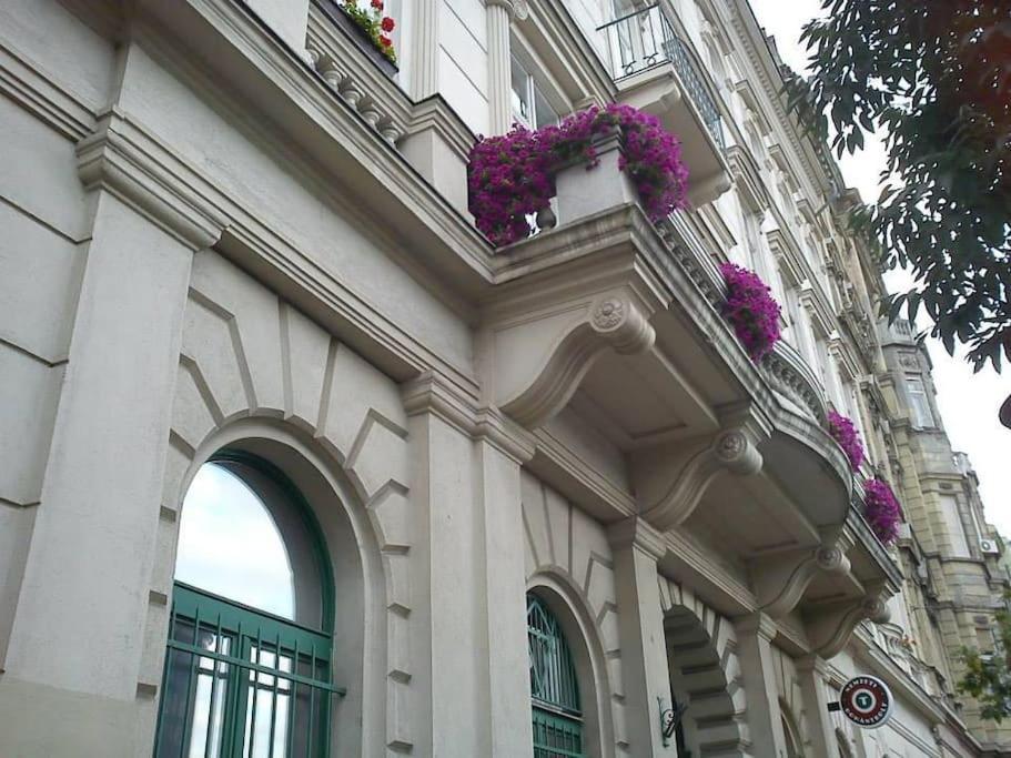 Riverside Center, 5th District Apartmán