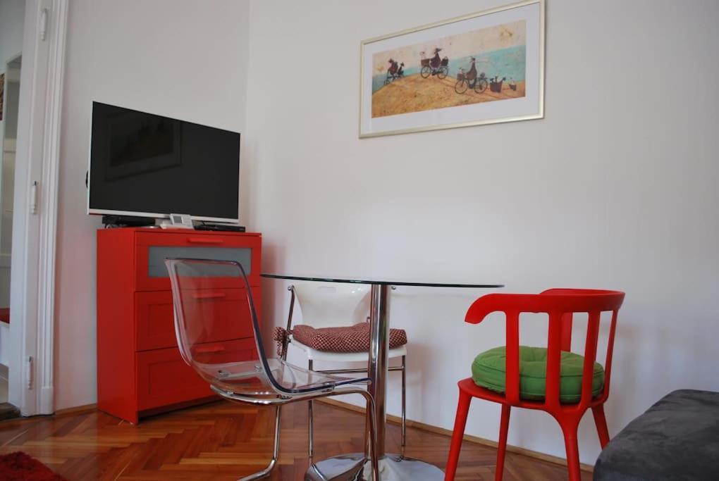 Riverside Center, 5th District Apartamento *