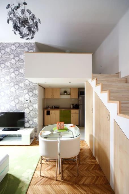 Pedestrian Area, Center Apartment *
