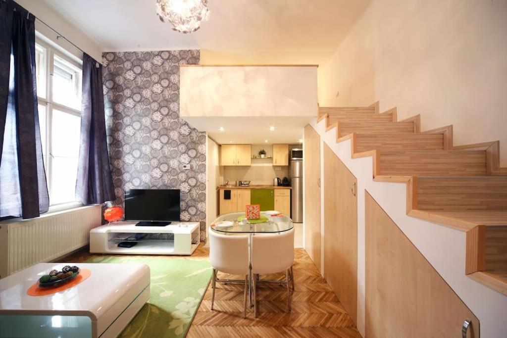 Pedestrian Area, Center Apartment