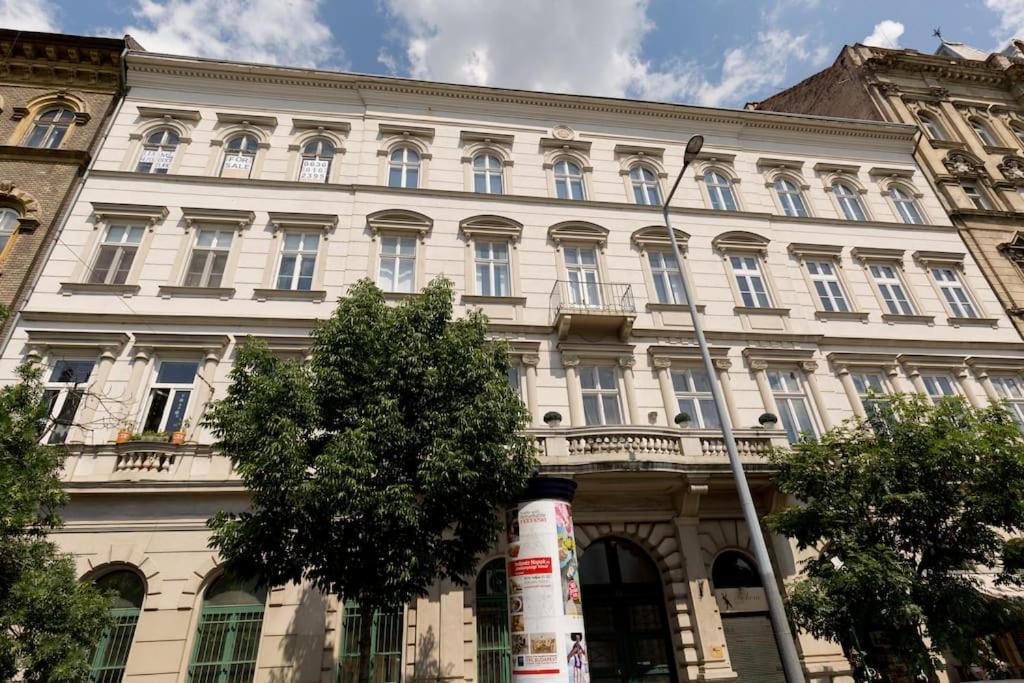 Riverside Green, 5th District Budapest