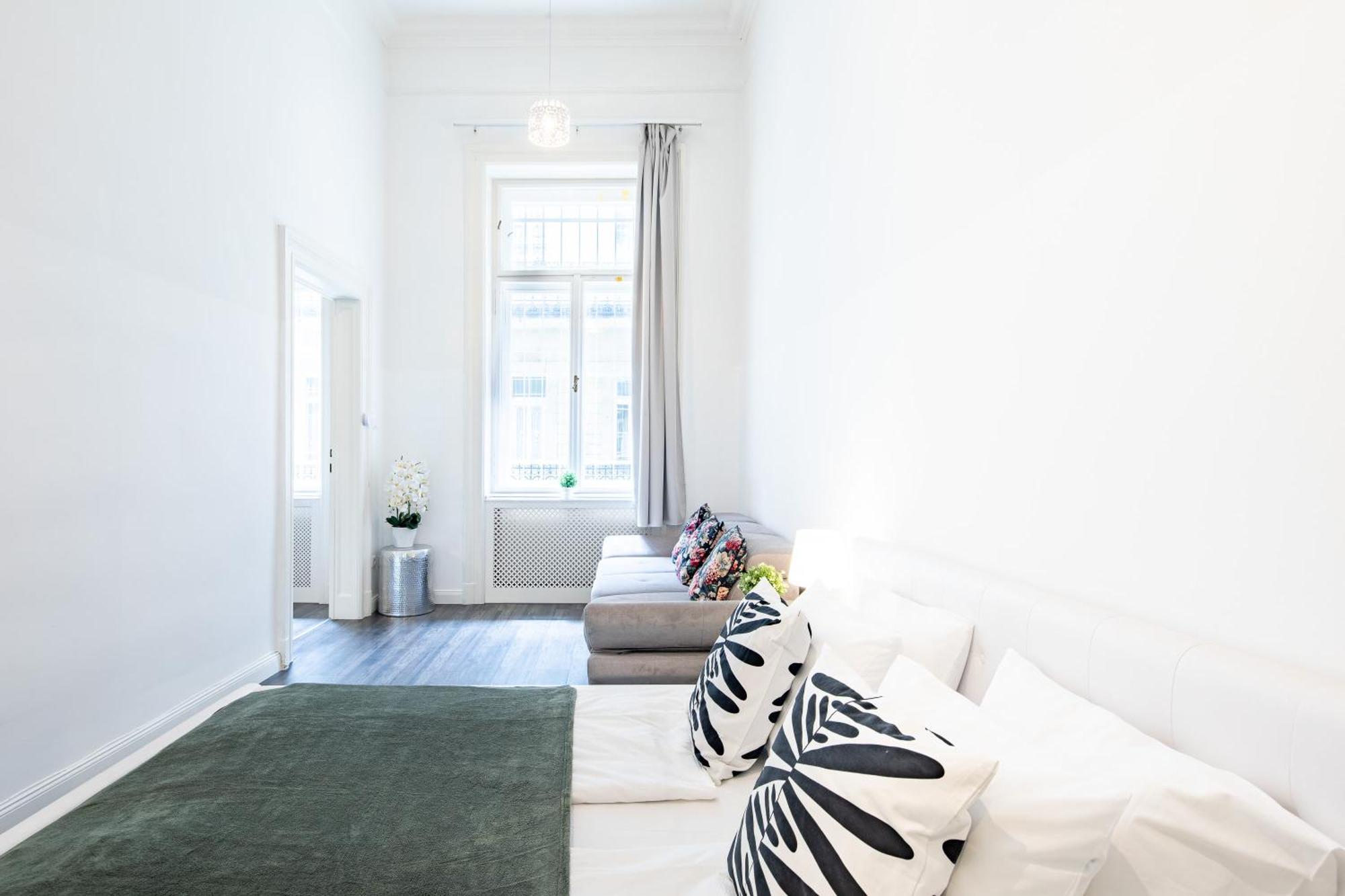 Extra - Large - Cozy * Budapest