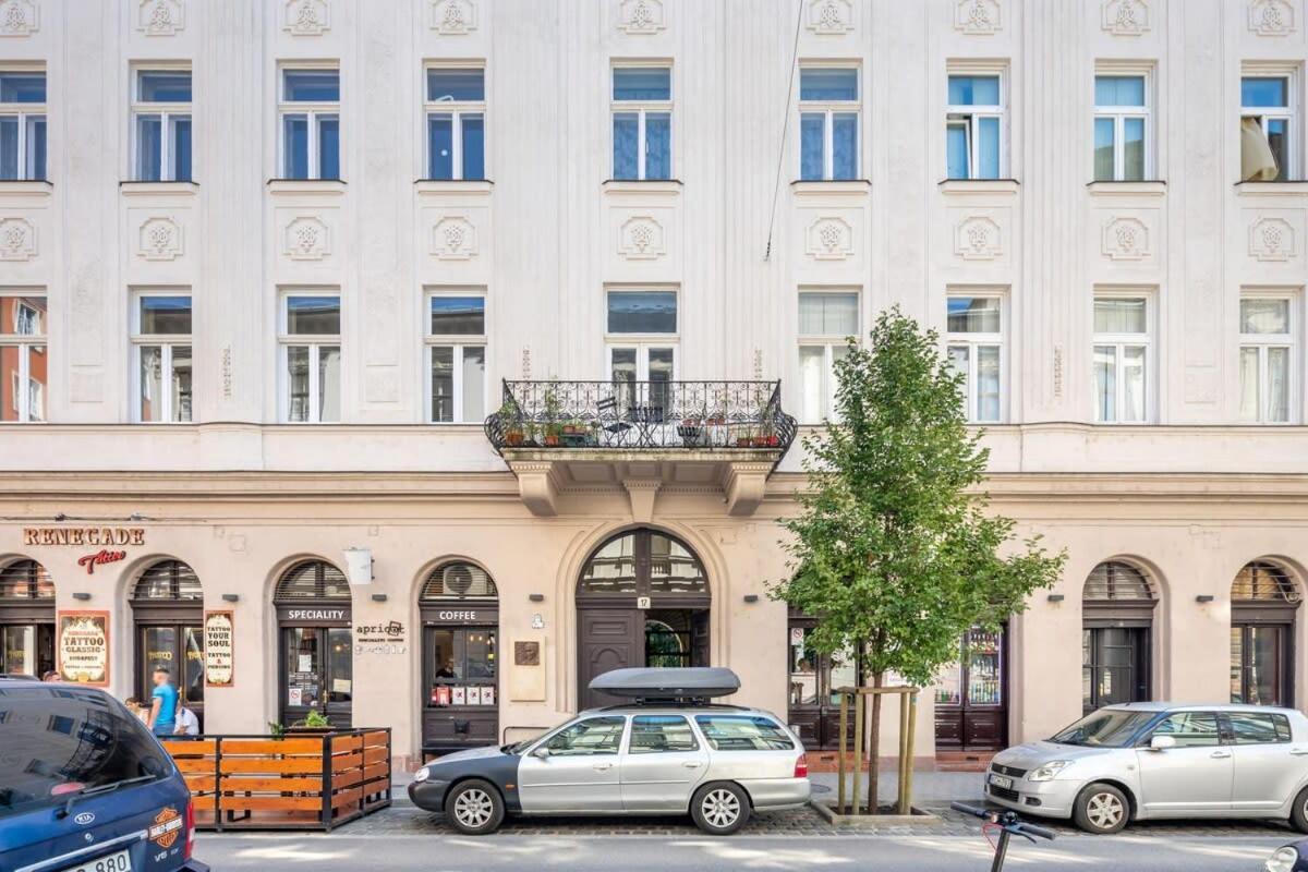 Very - Unique Design - New Apartment *