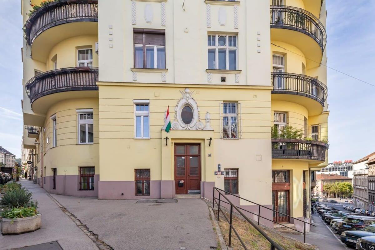 - Cute And Comfy * Budapest