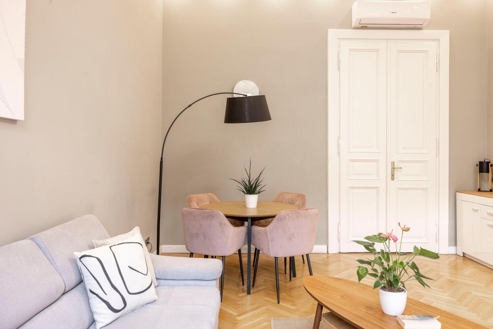 Charming & Cozy Central By Prestige Homes Appartement Boedapest
