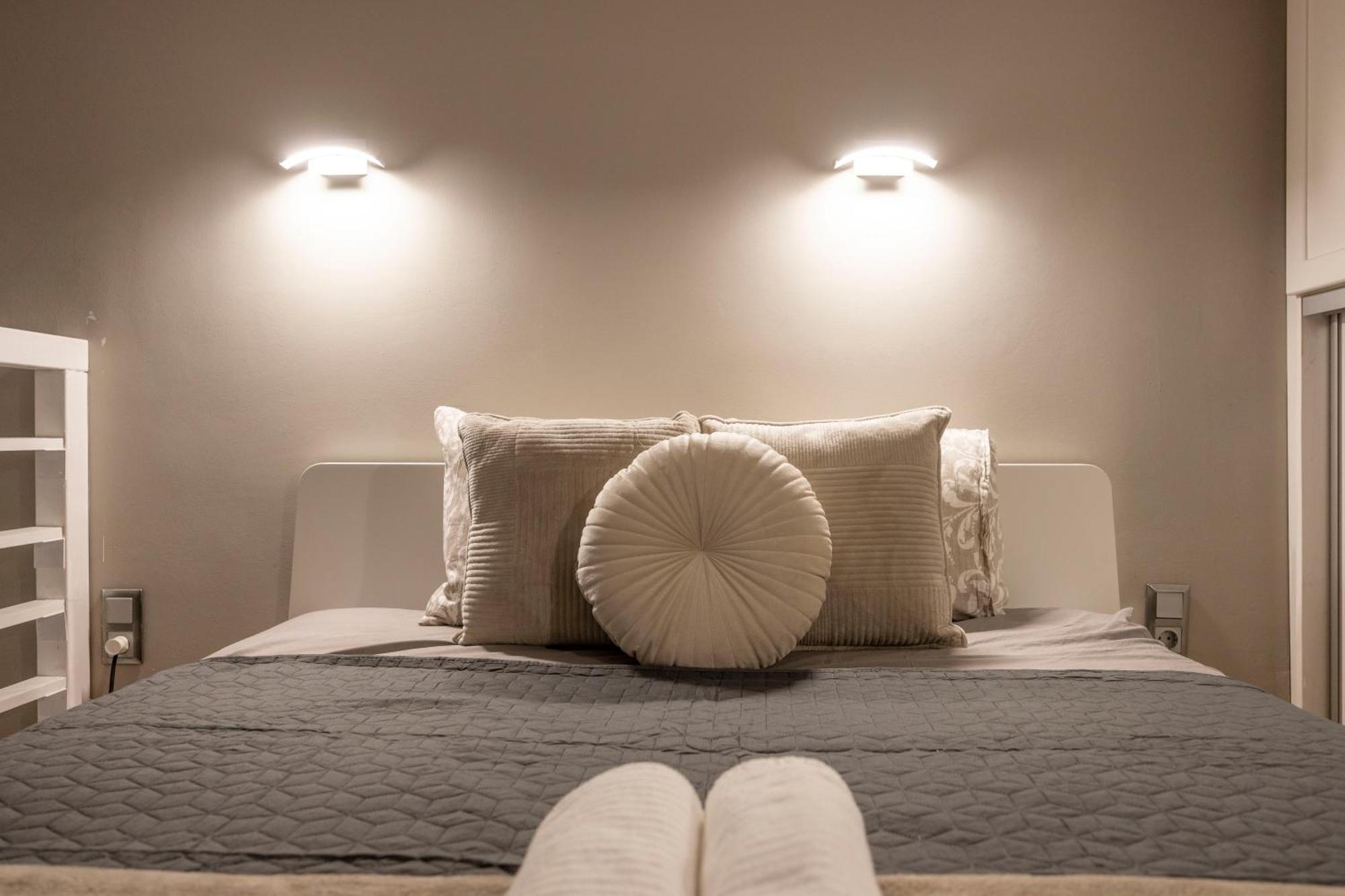 Charming & Cozy Central By Prestige Homes *