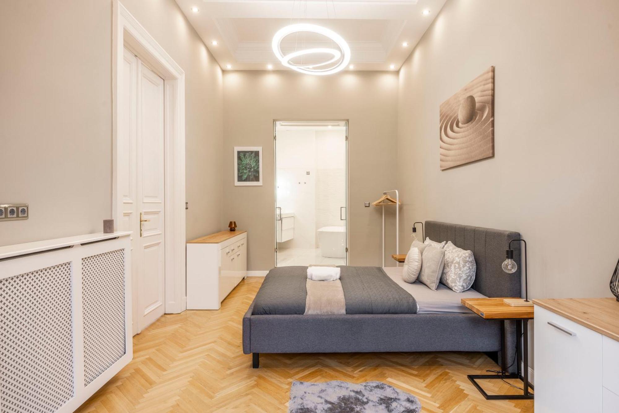 Charming & Cozy Central By Prestige Homes Budapest