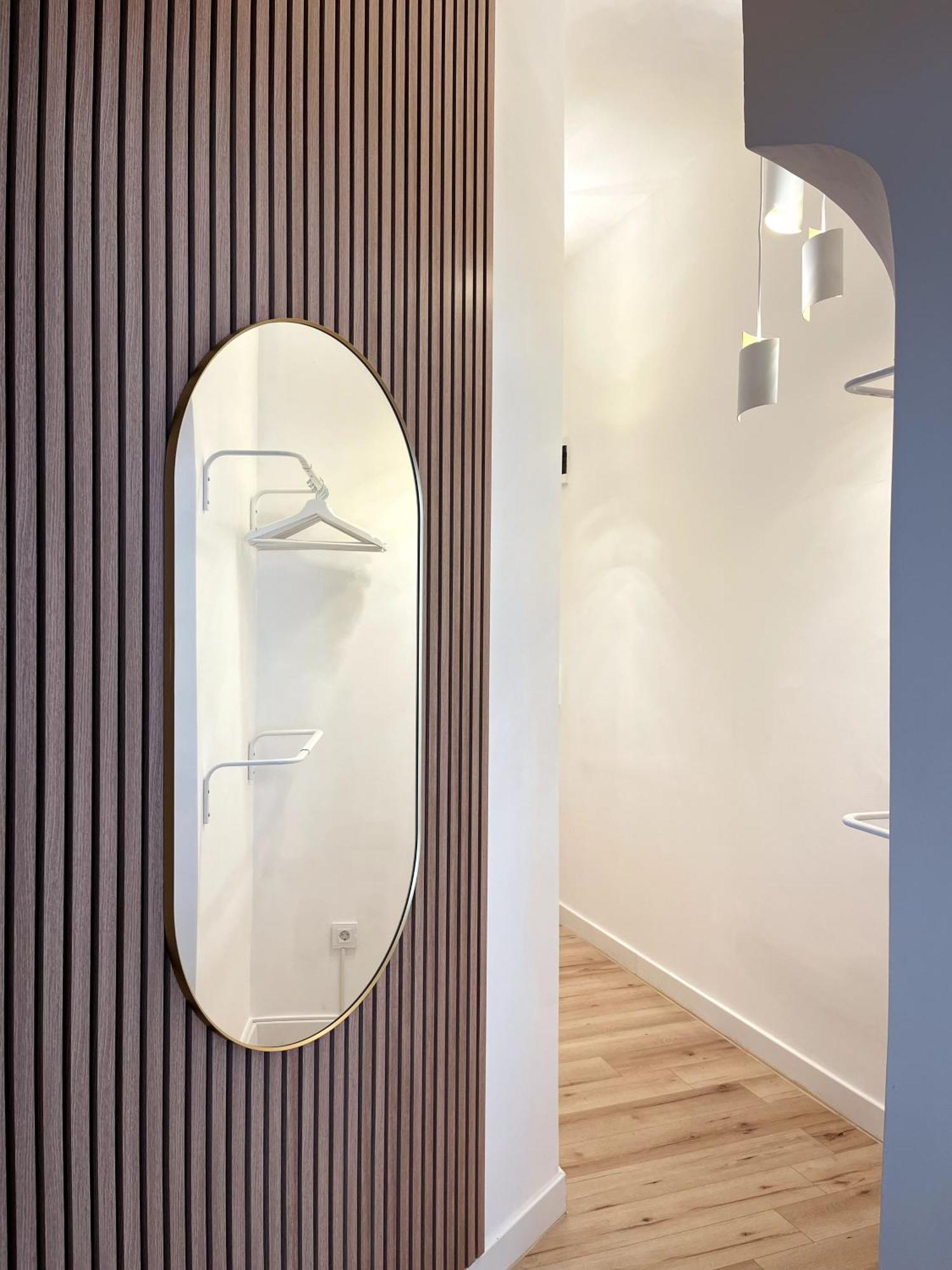 Arya Apartment *