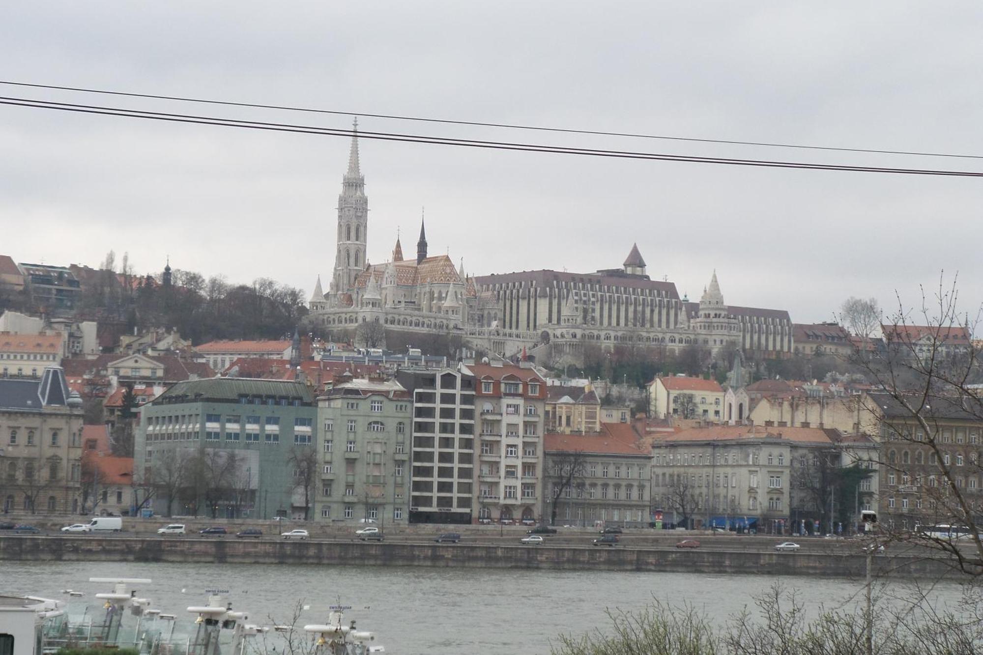 Orange Pearl 3 Next To Danube Budapest
