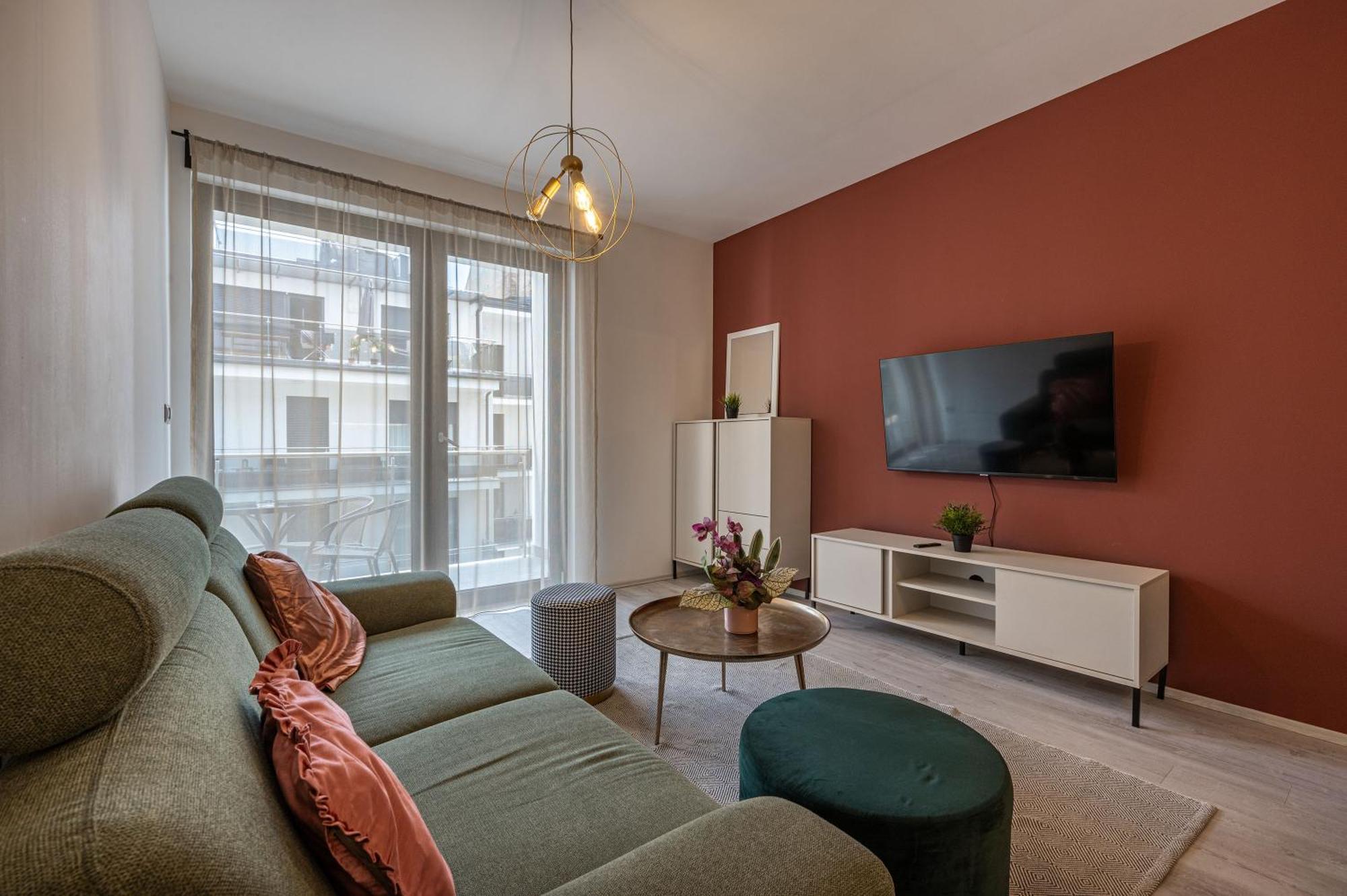 With Garage And Balcony In Center Apartmán