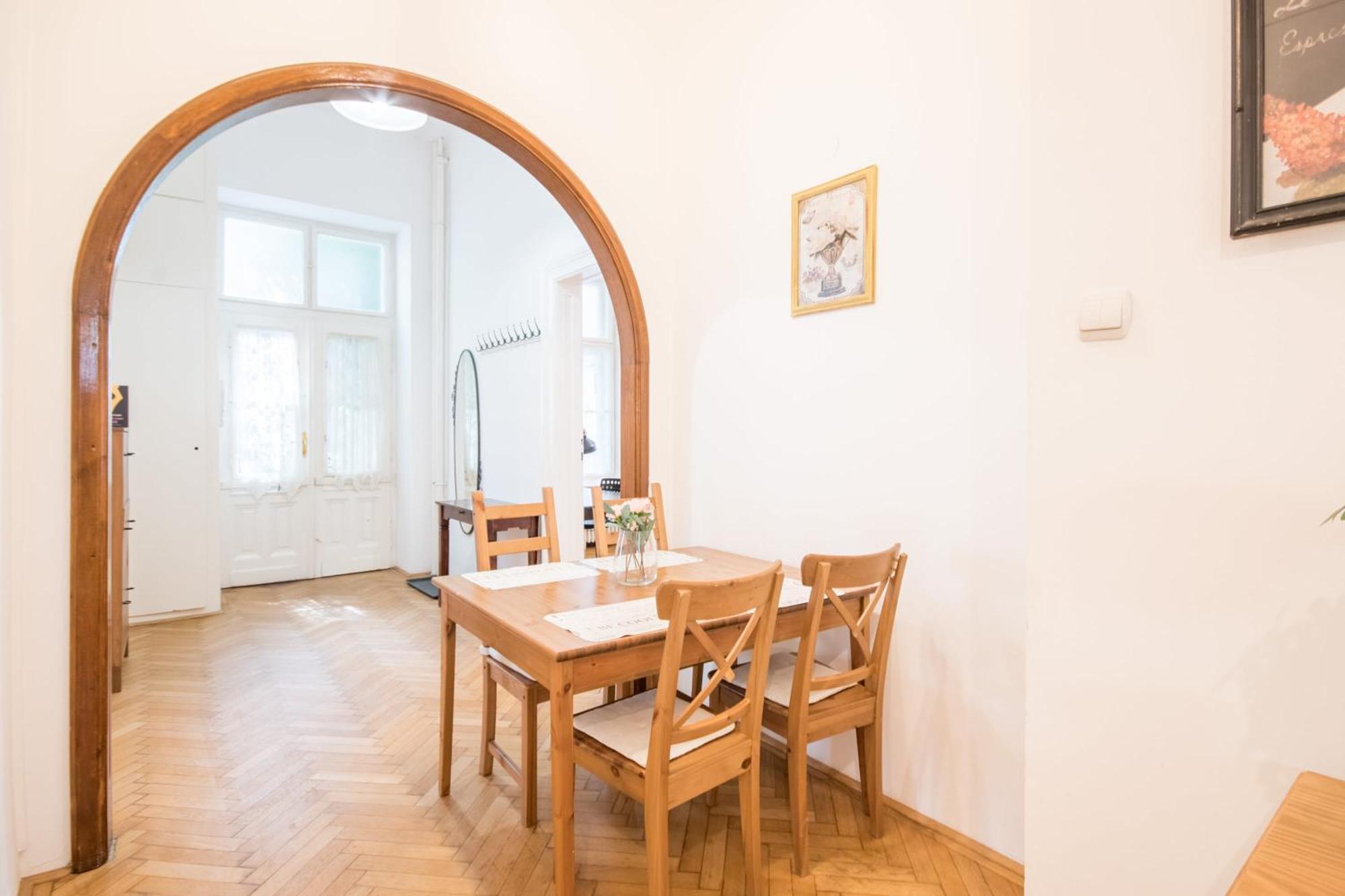 Comfy Large Budapest