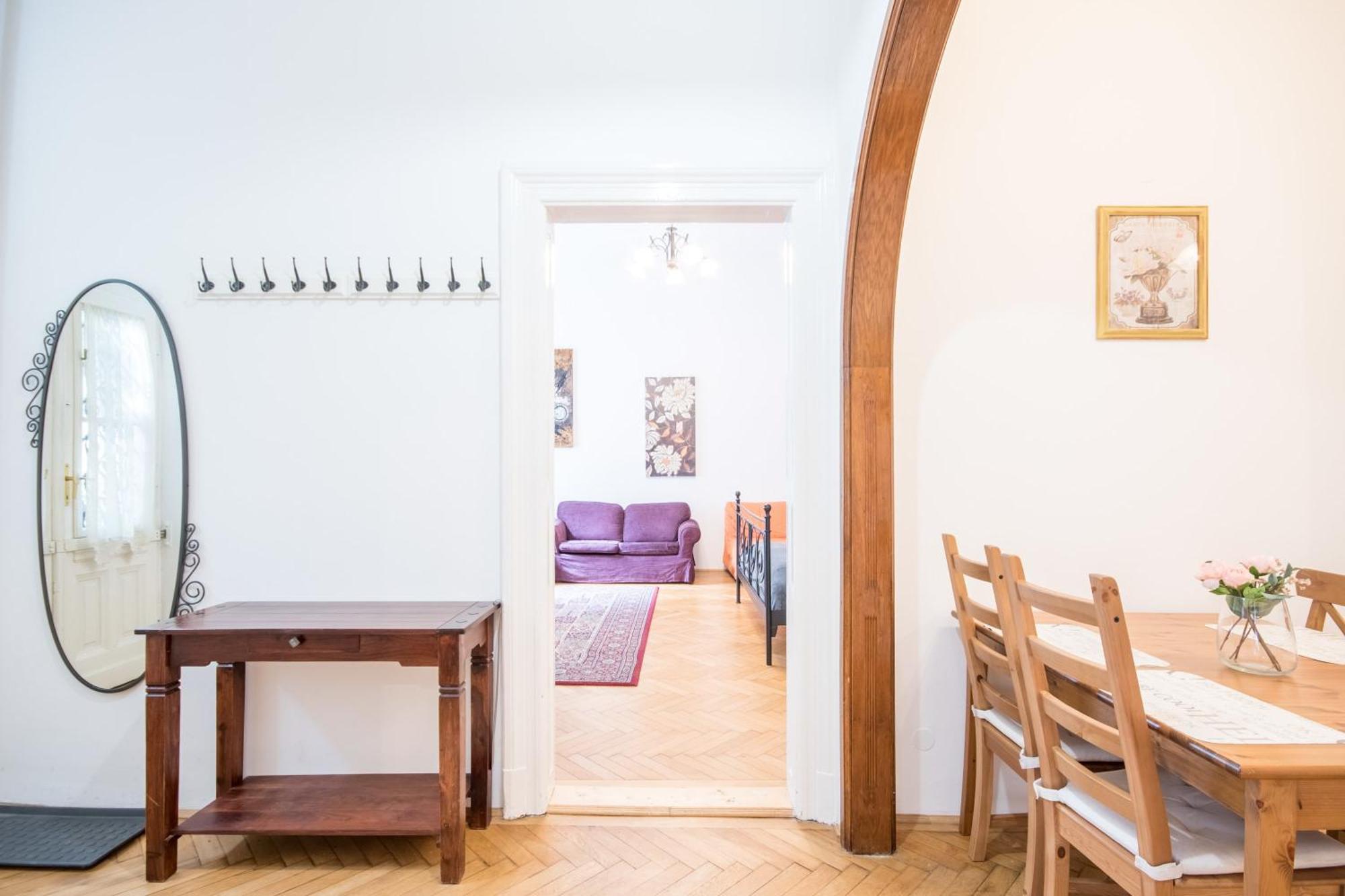 Comfy Large Apartment