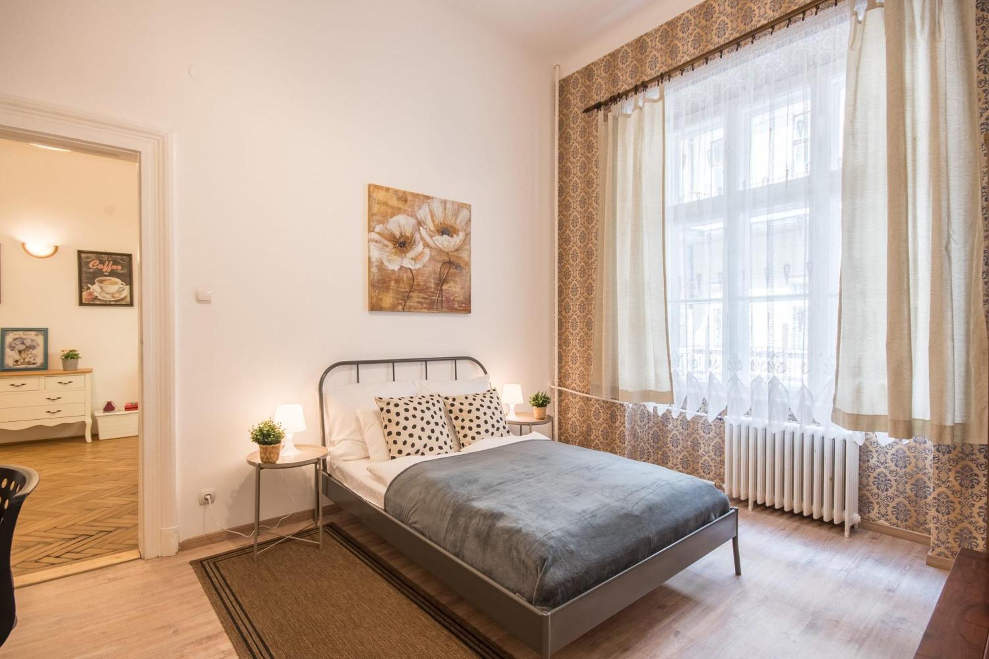 Comfy Large Apartment Budapest