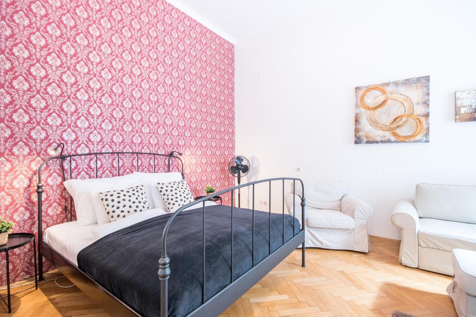 Comfy Large Budapest