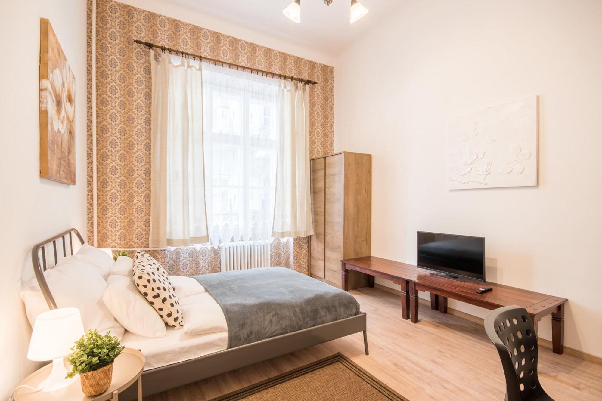 Comfy Large Apartment Budapest