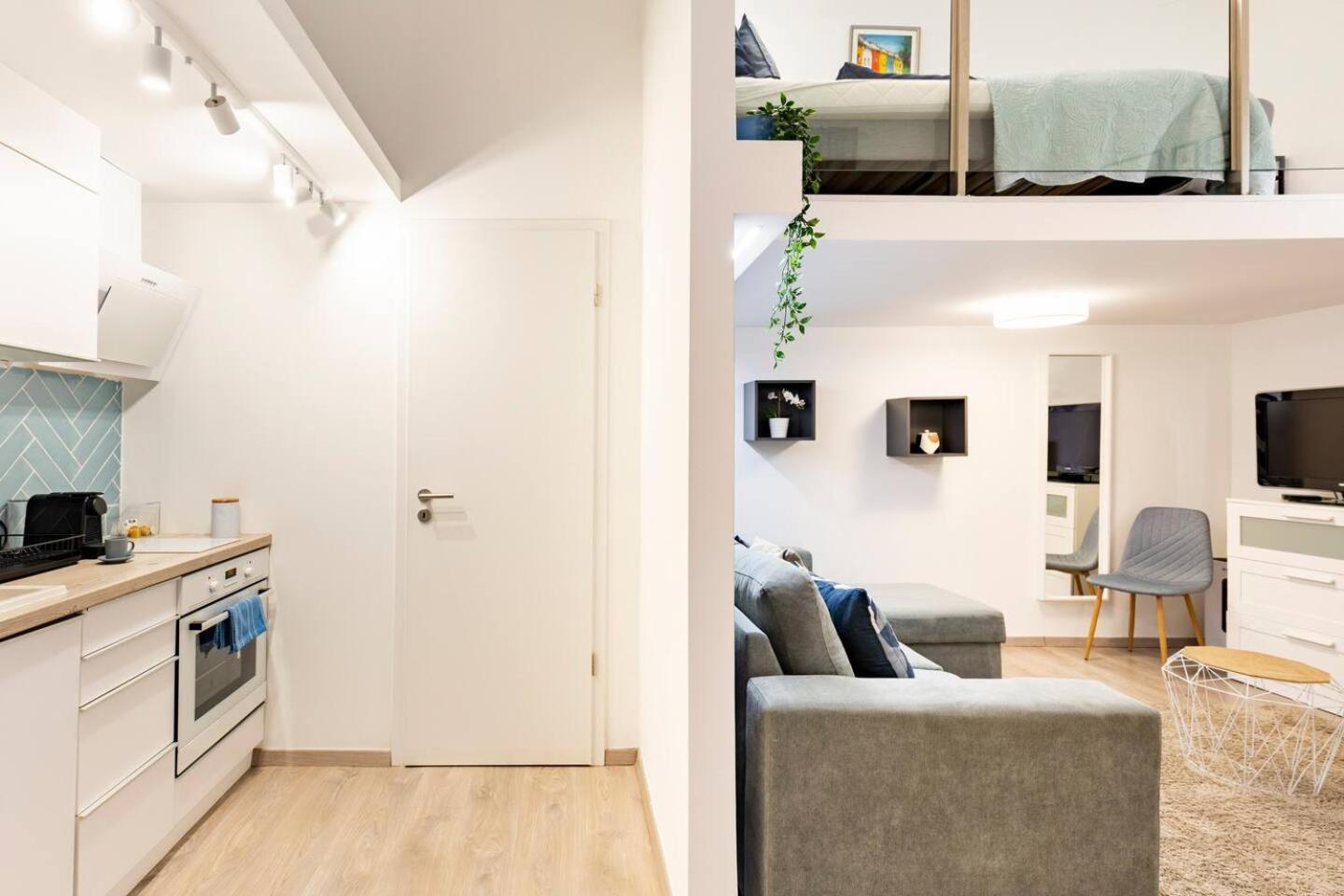 New! Location Flat By The Synagogue