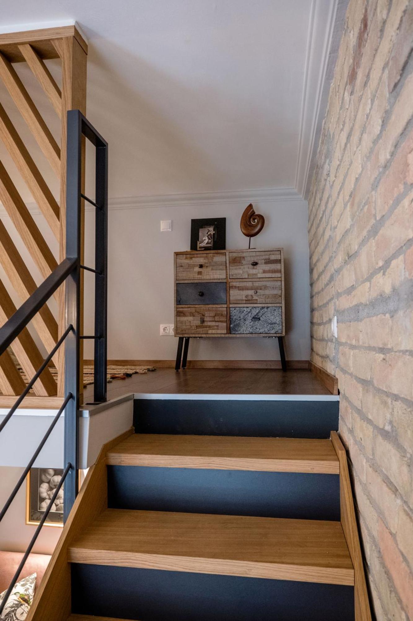 Warm And Cozy Hideaway In The Heart Of The Appartement