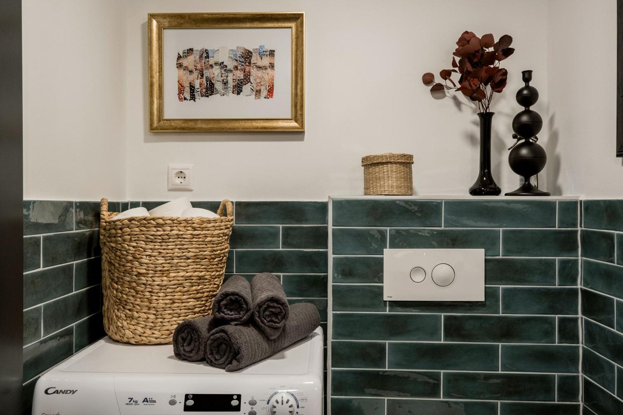 Warm And Cozy Hideaway In The Heart Of The Boedapest