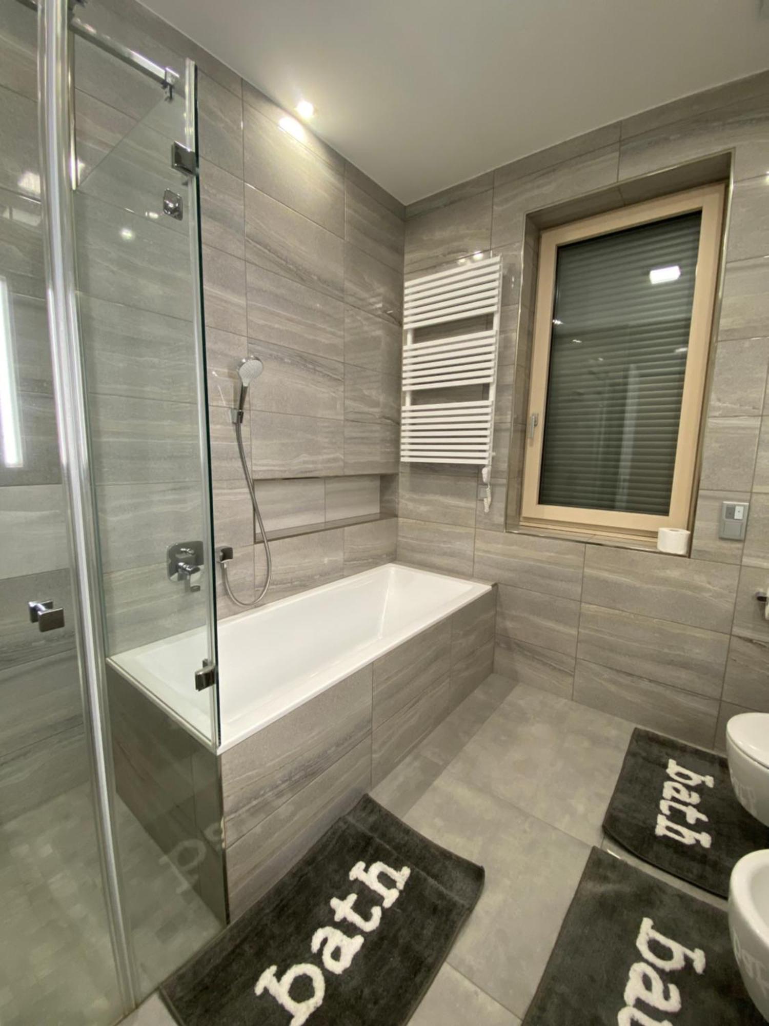 Modern Living In 2 Appartamento