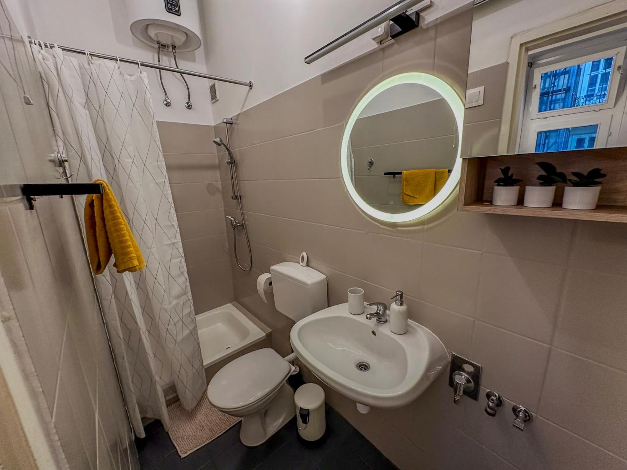 Apartamento Vb - Cozy Retreat In Budapest's Heart Budapest
