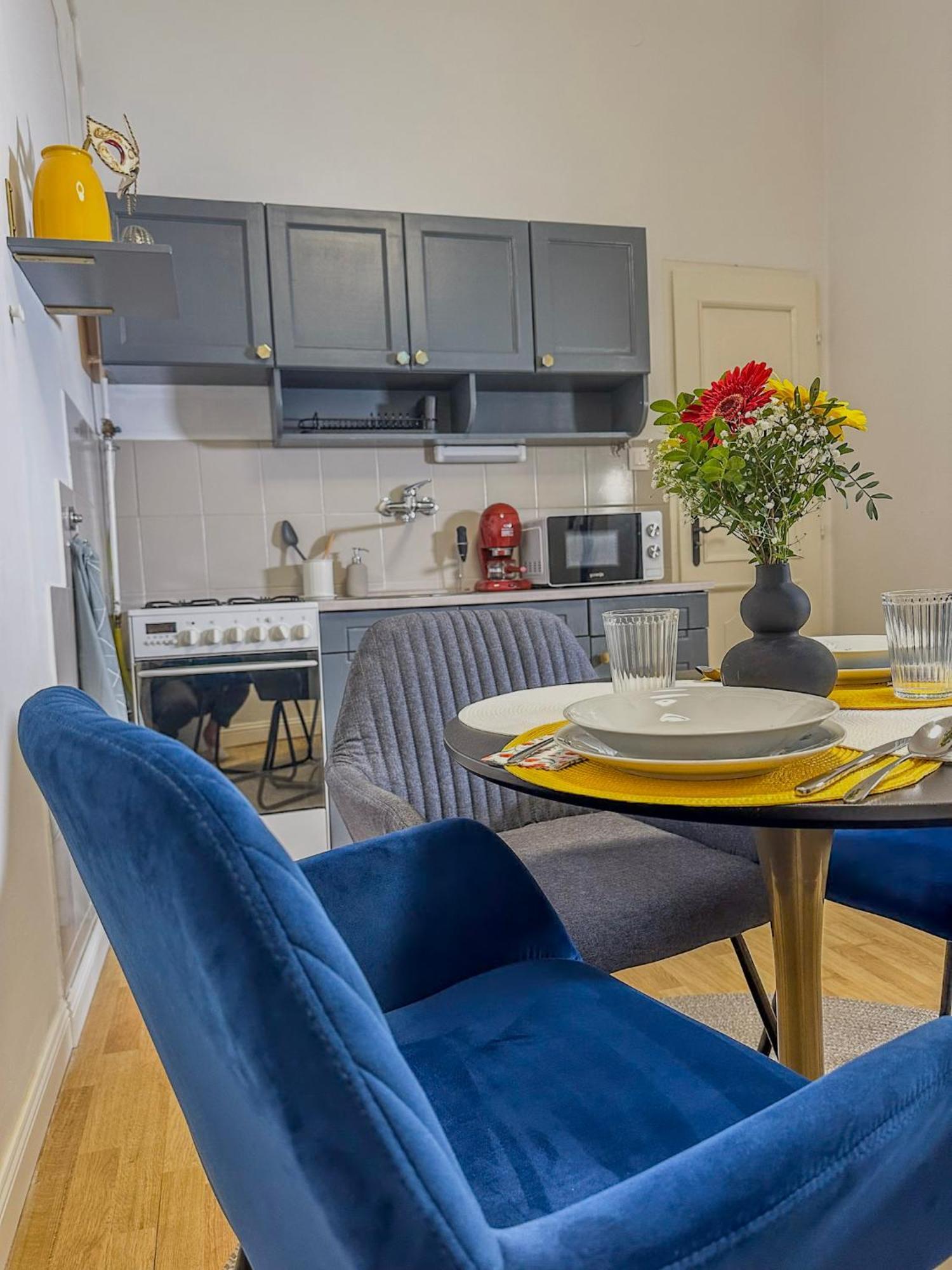 Vb - Cozy Retreat In Budapest's Heart Apartmán *