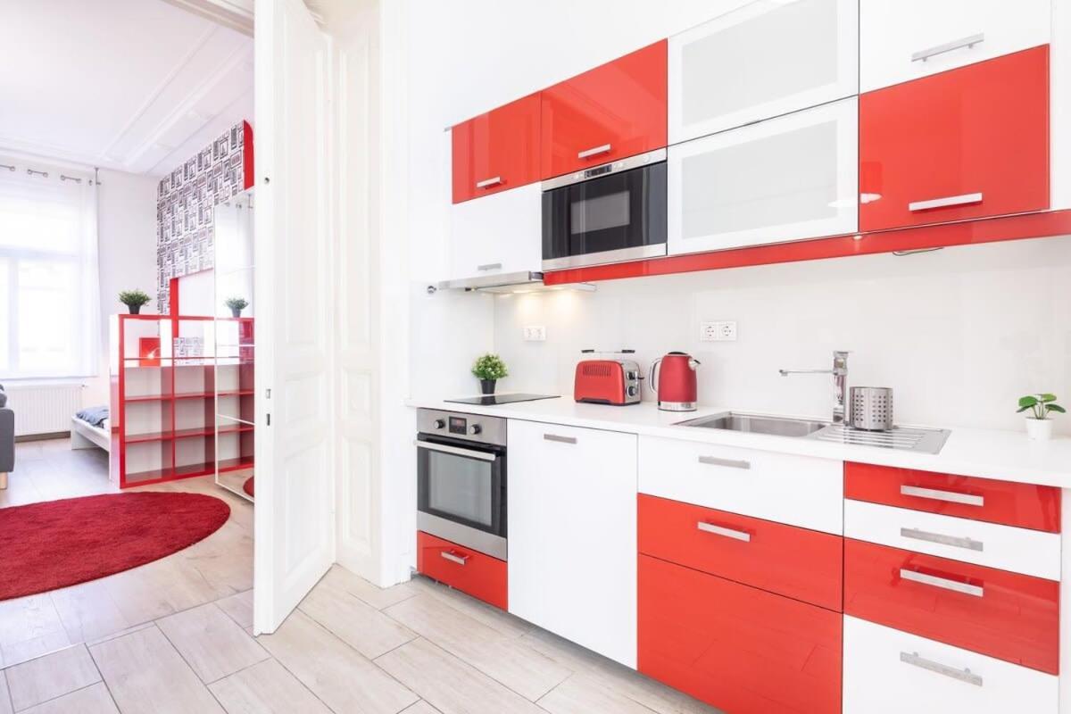 Bright & Large At Location Apartment Budapest