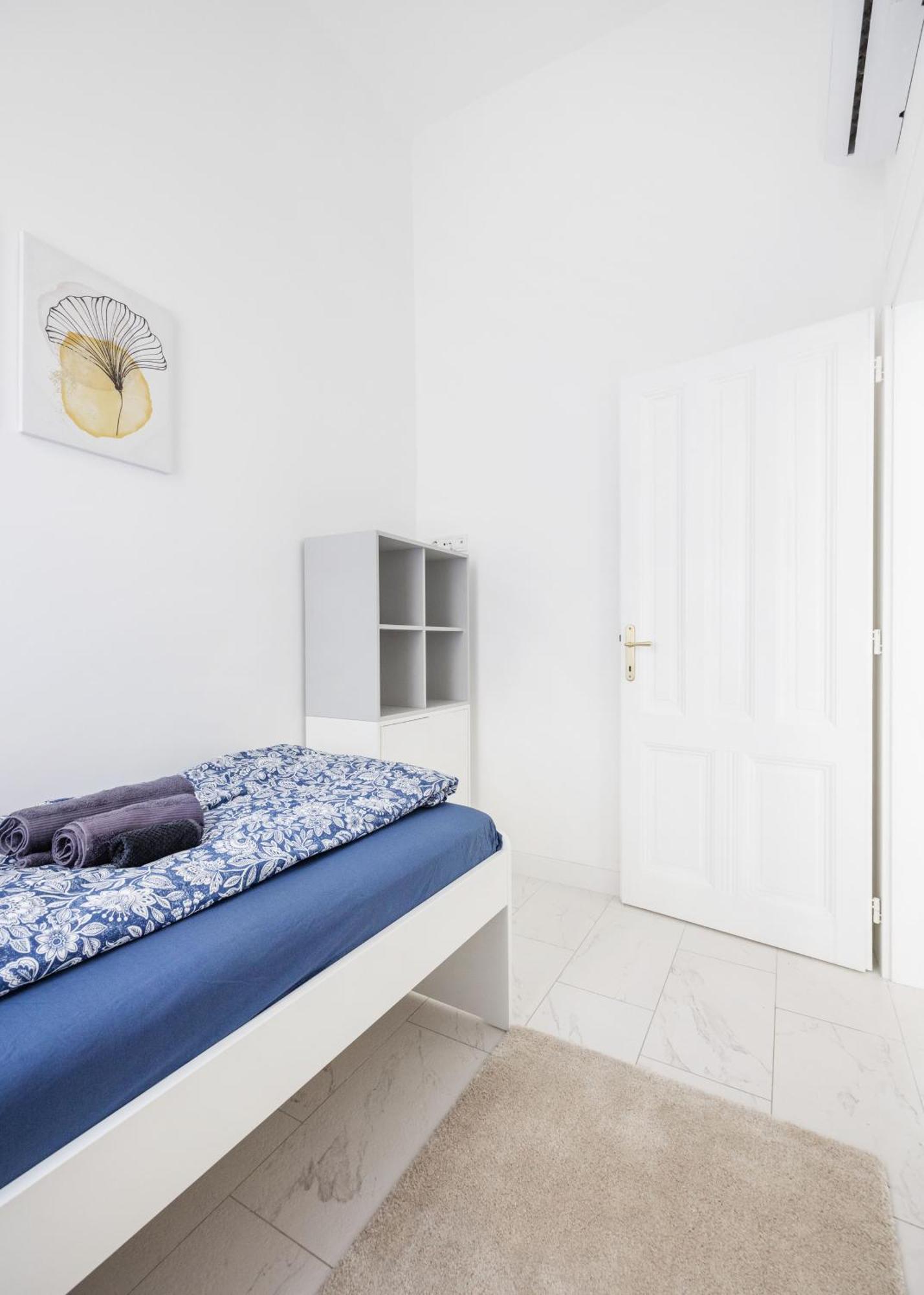 Chic And Spacious Retreat * Budapest