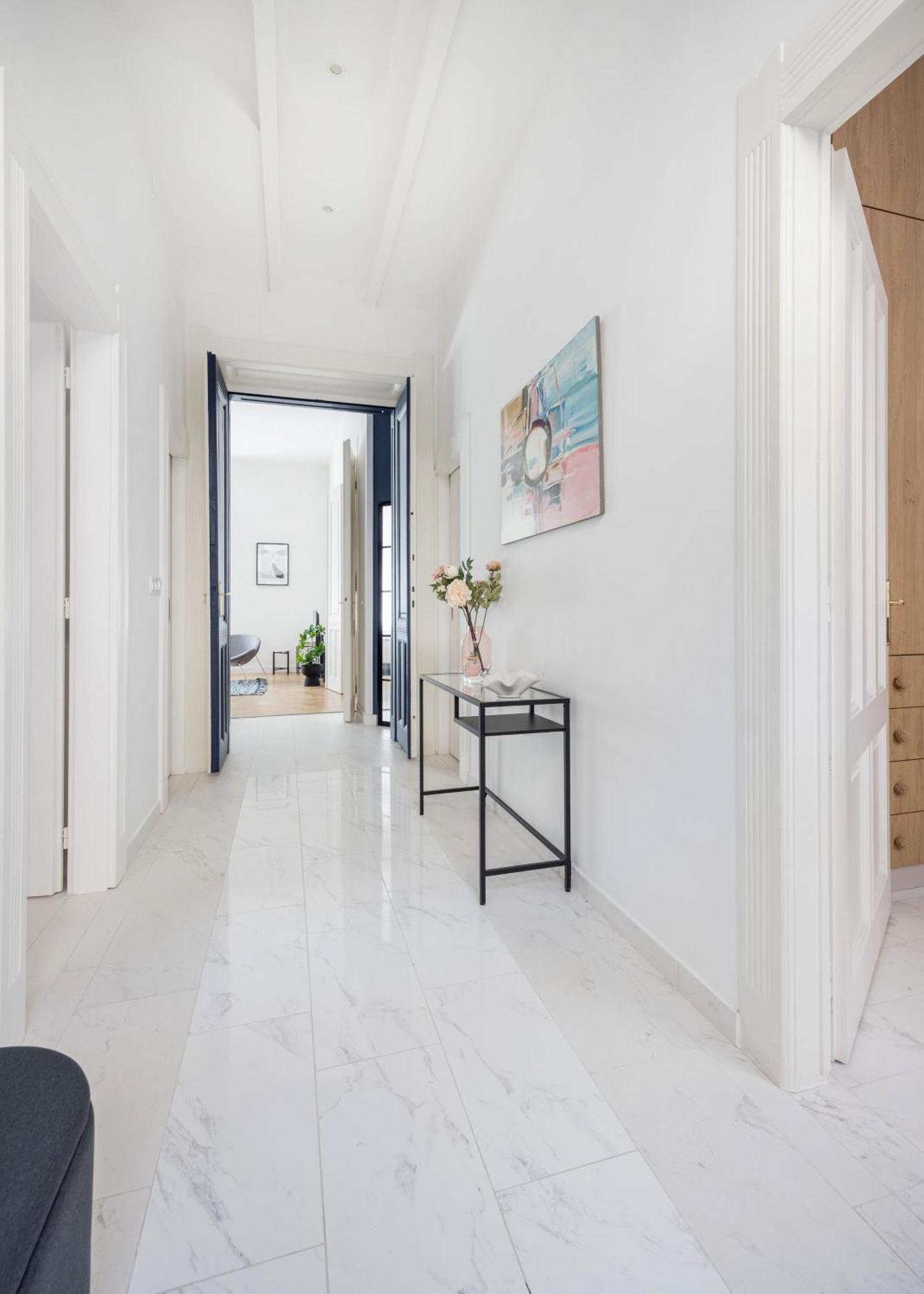 Chic And Spacious Retreat
