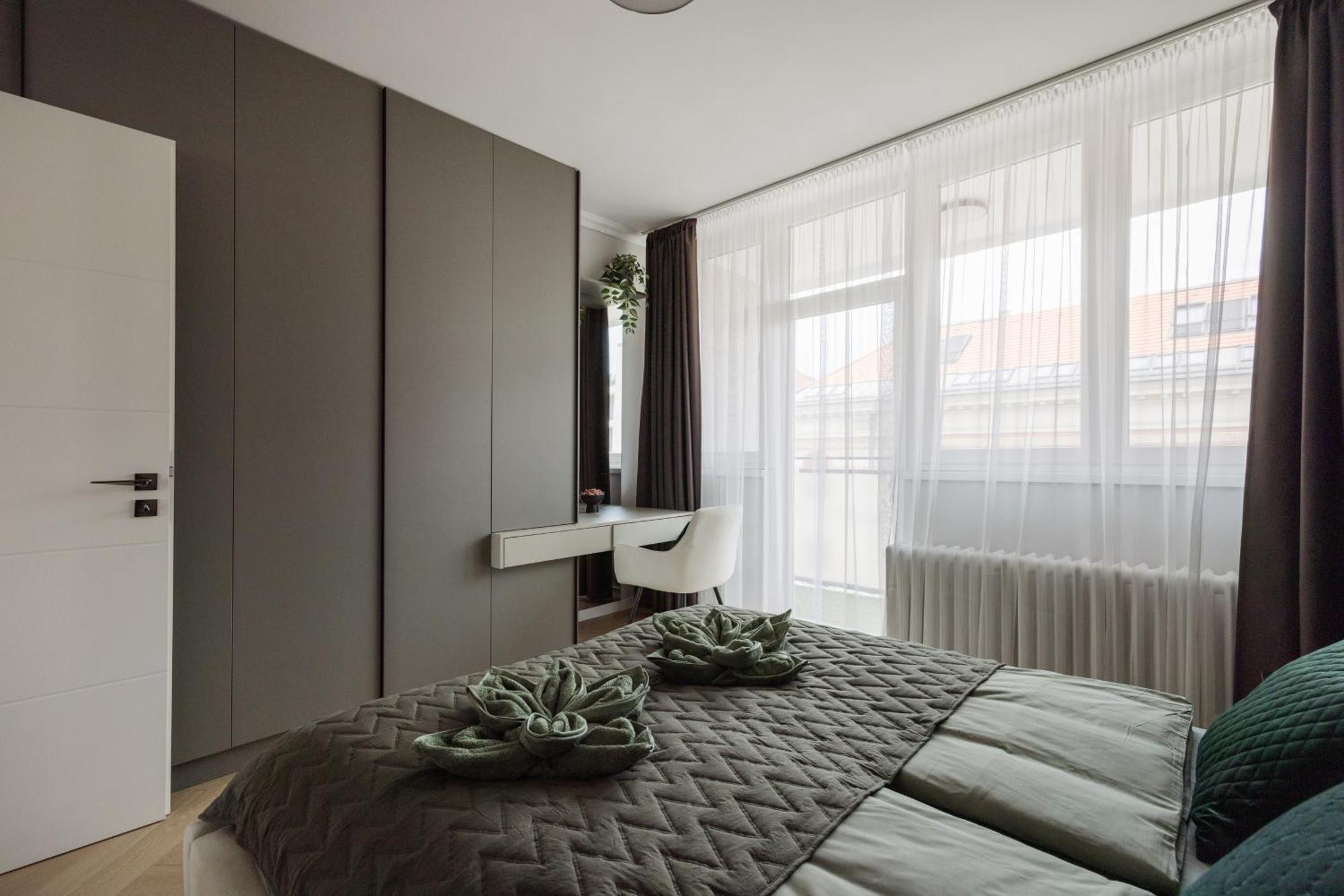 Designer's Retreat In Buda