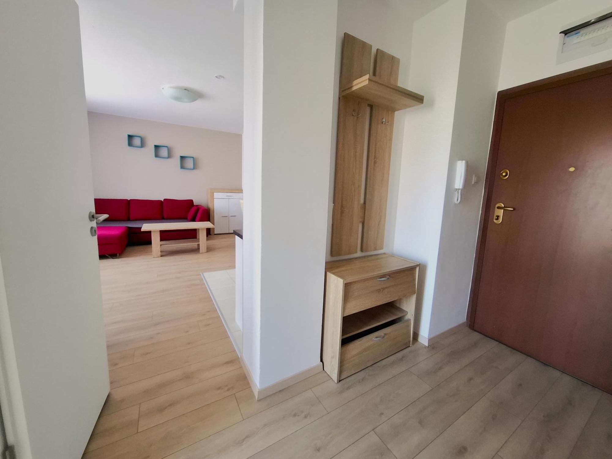 Maple Tree Budget Apartment