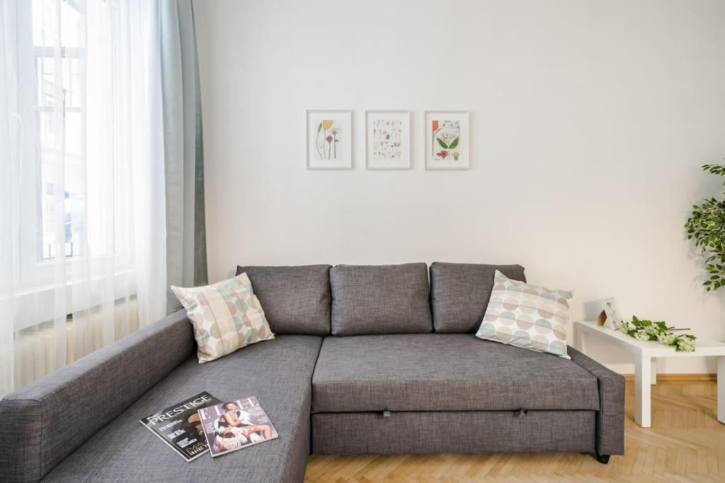 Dessy Downtown Apartamento *