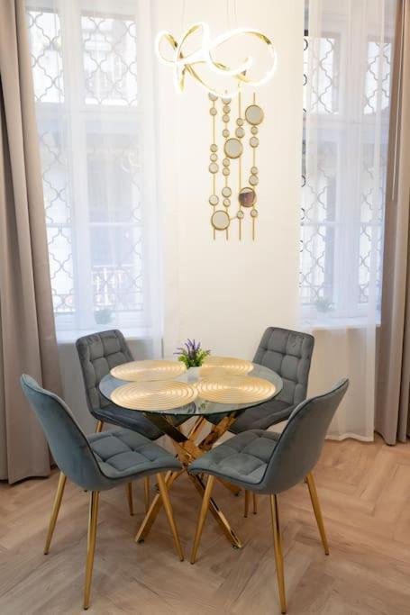 Gold'n Marble * Budapest