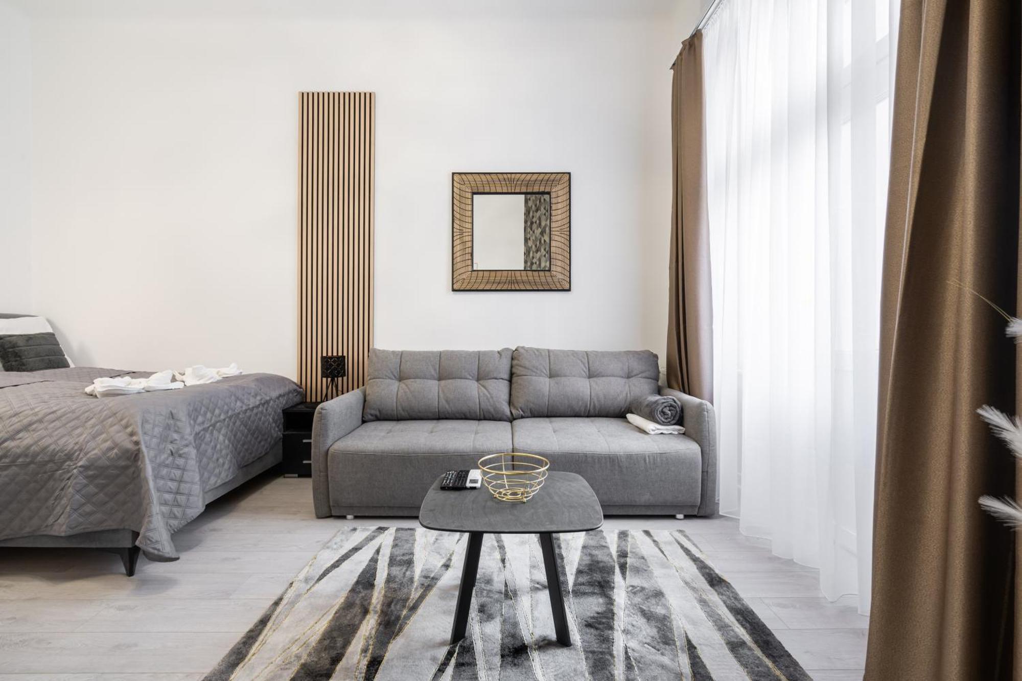 Peak Pointe * Budapest
