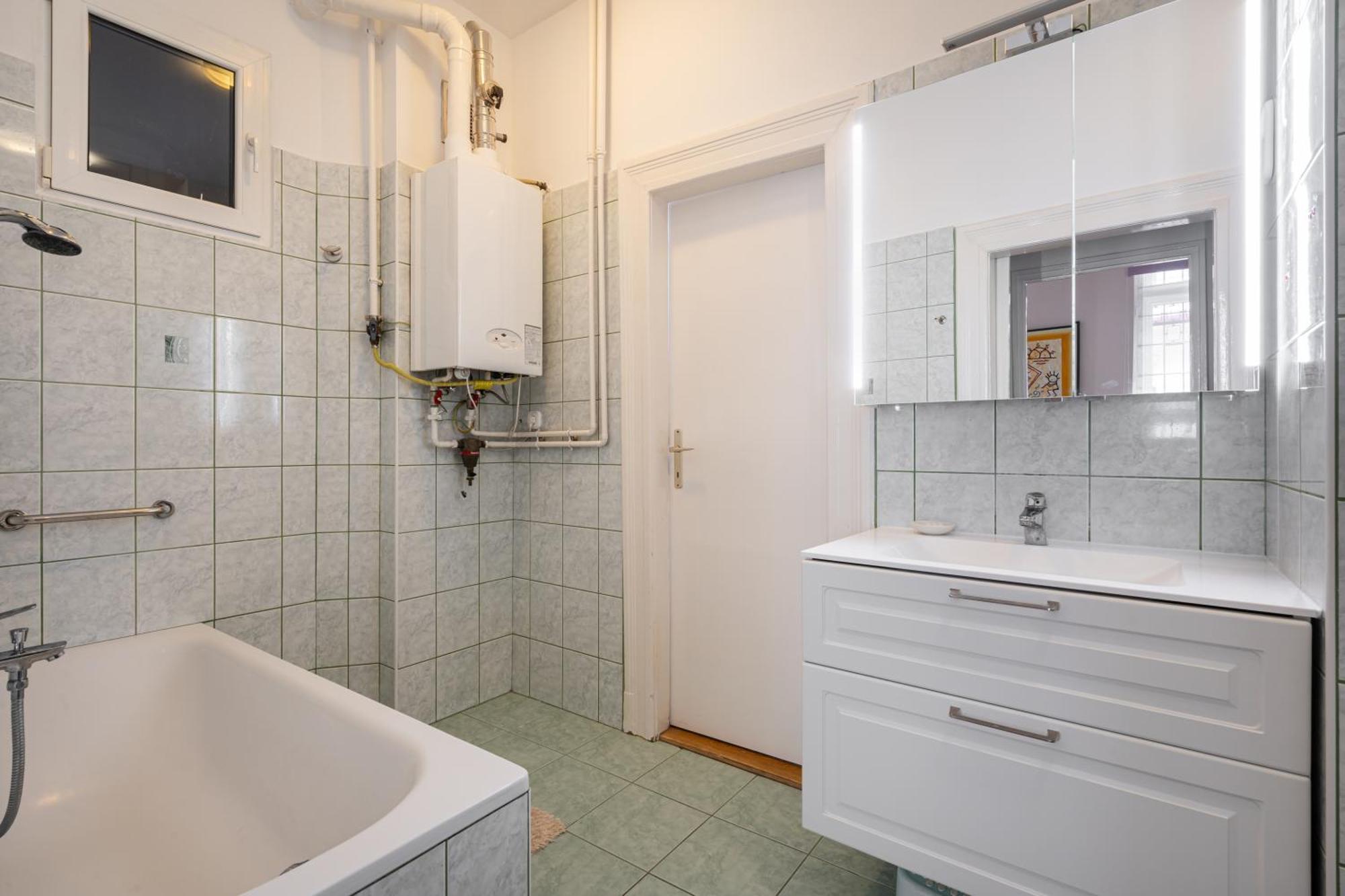 Nirvana Niche * Budapest