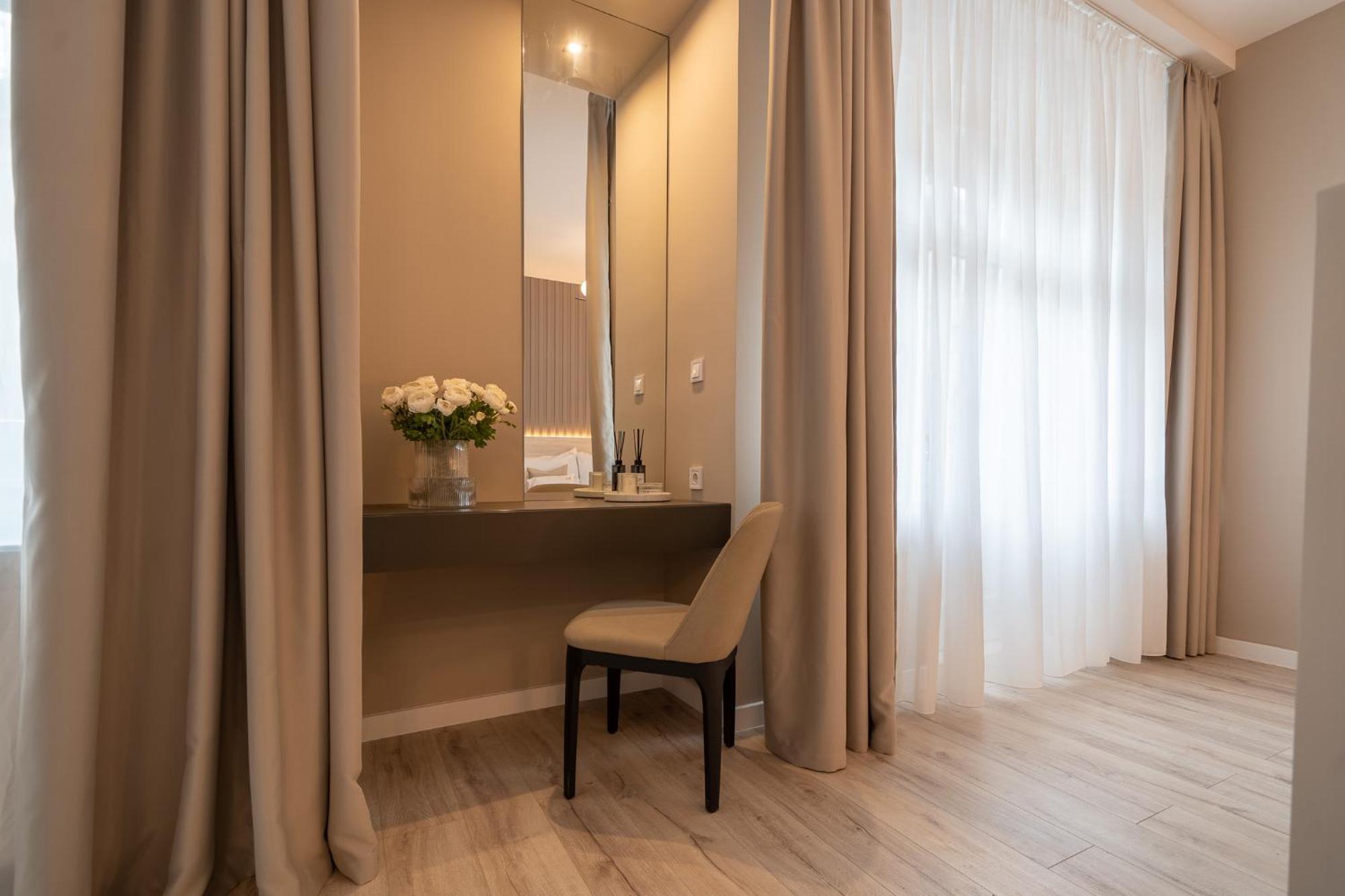 Karoly Boutique Suites, Location By Bqa *