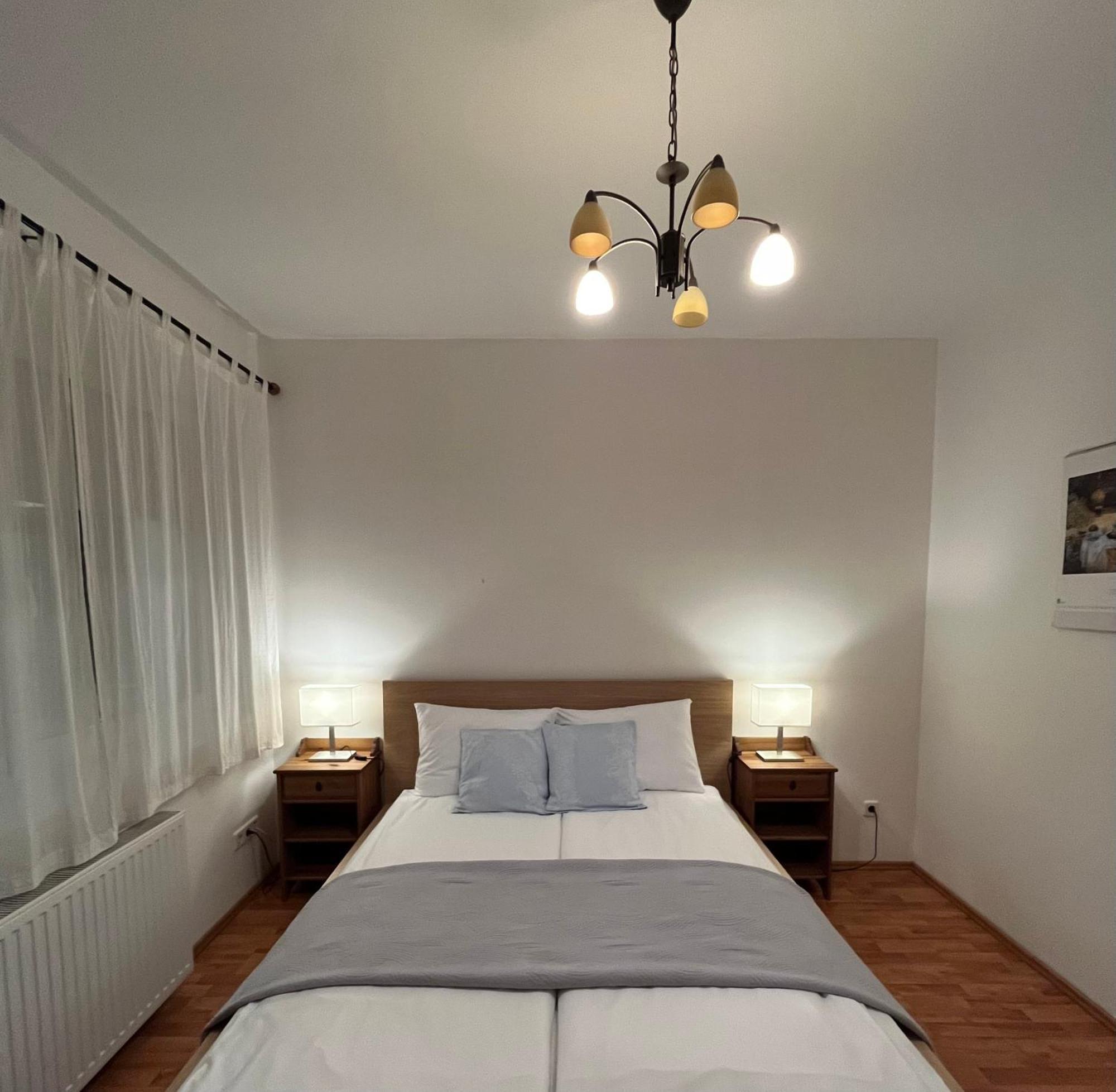 Center With Optional Garage Appartement