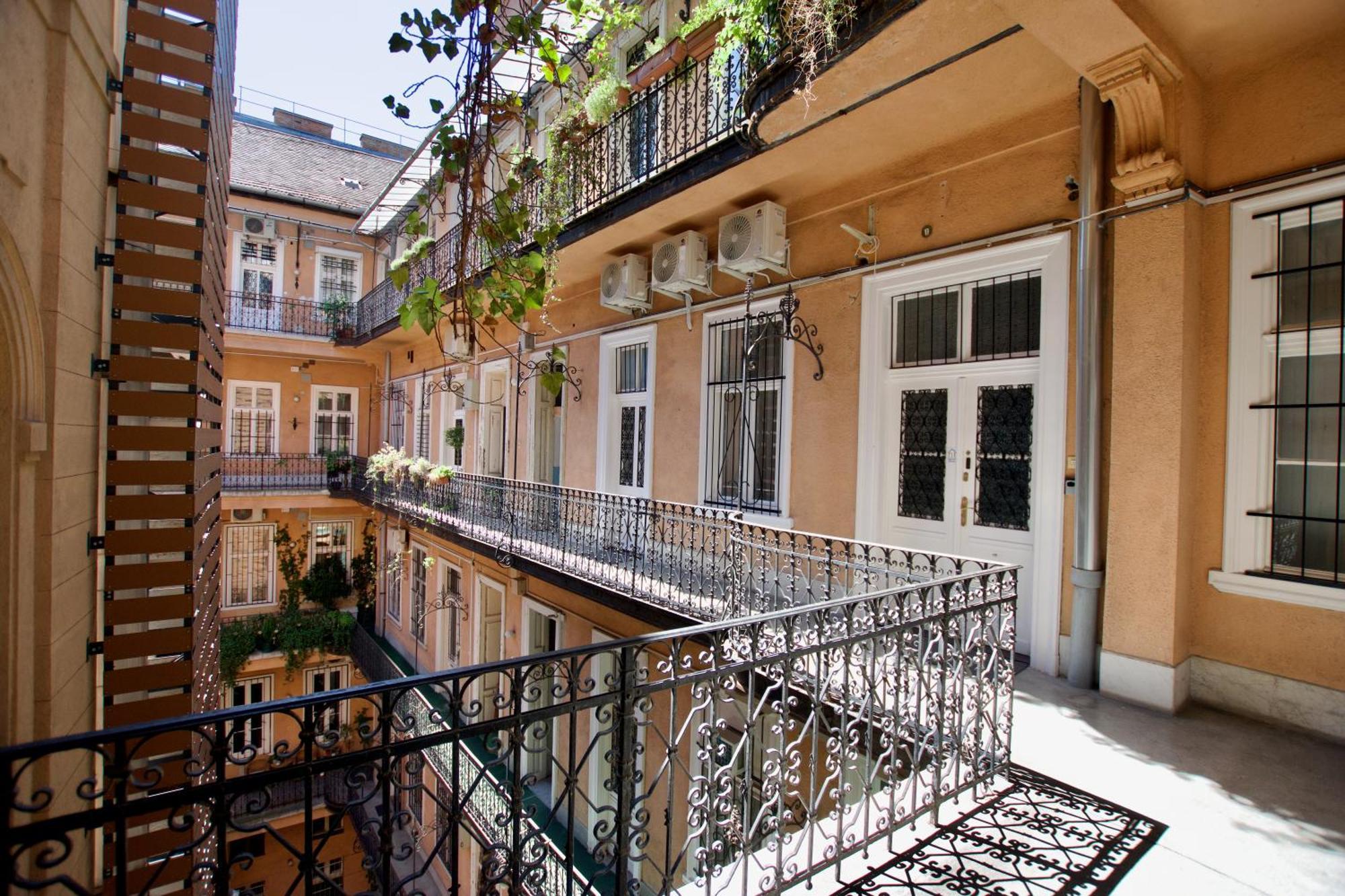 Premium By Hi5- Jozsef Koerut Apartmán