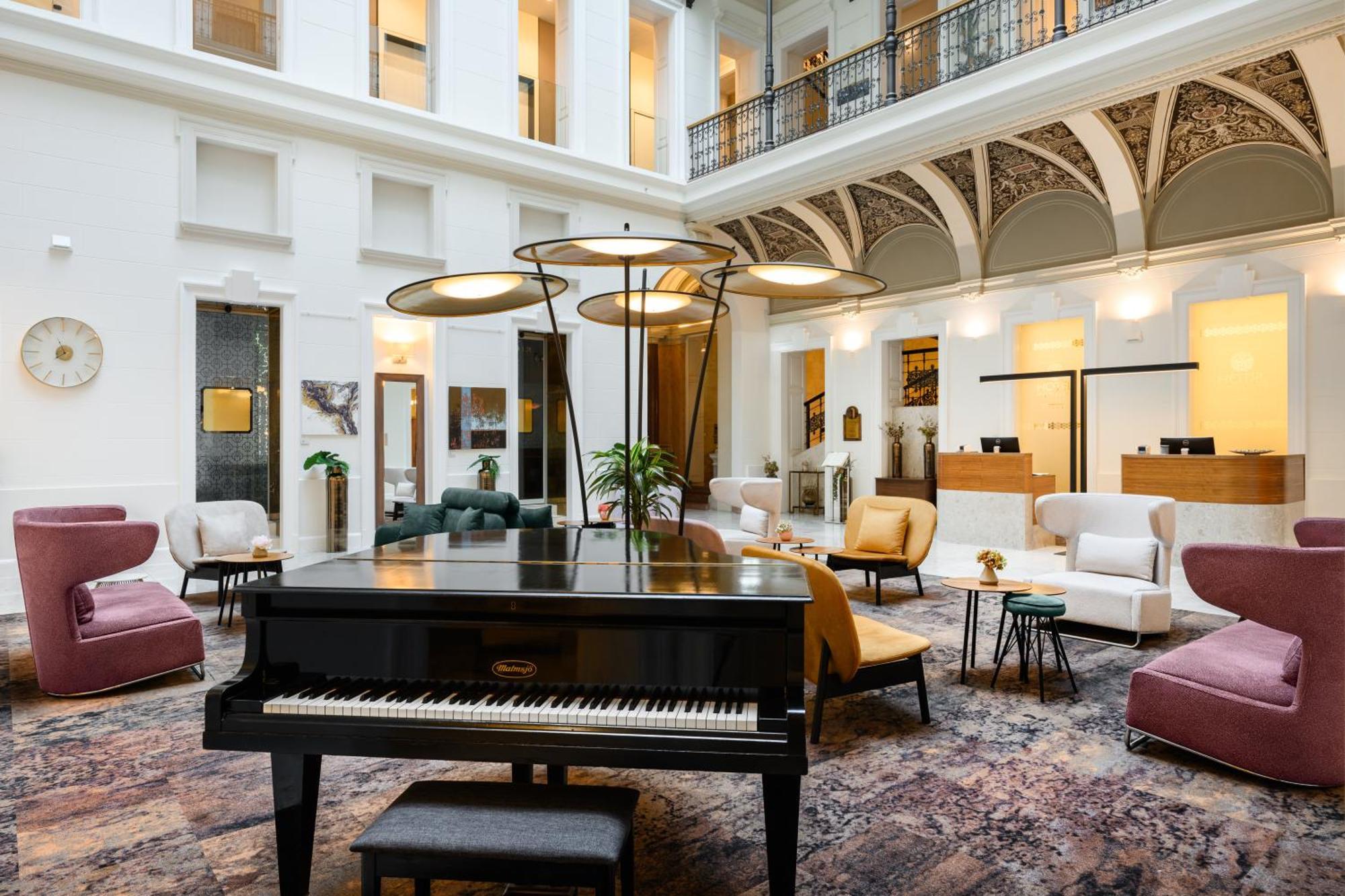 Moments By Continental Group Hotel 4*