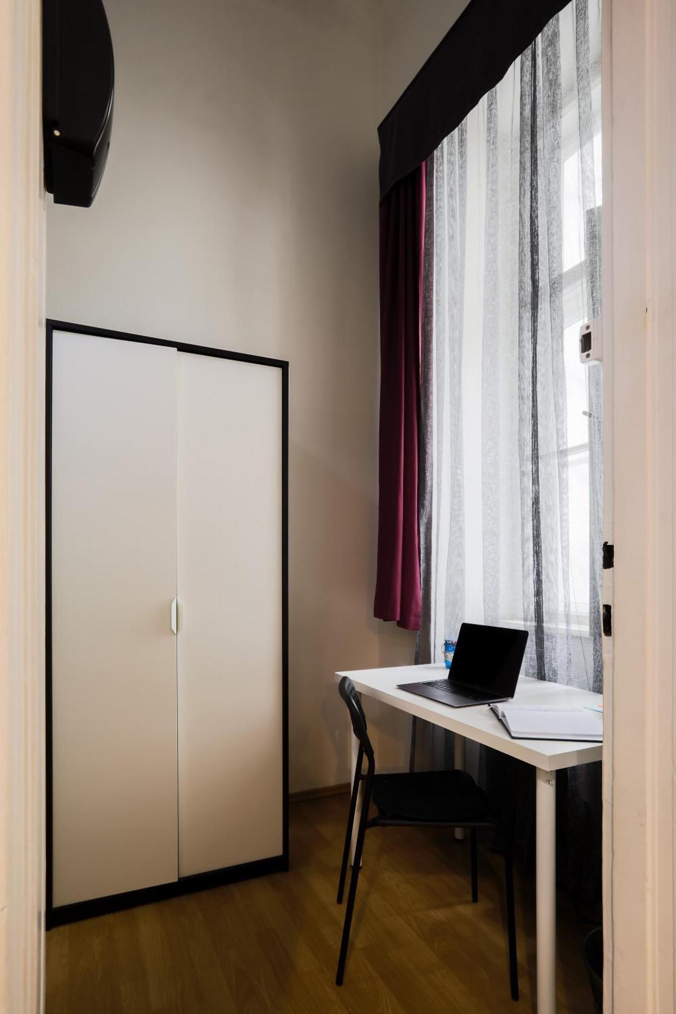 East Private Guest house *