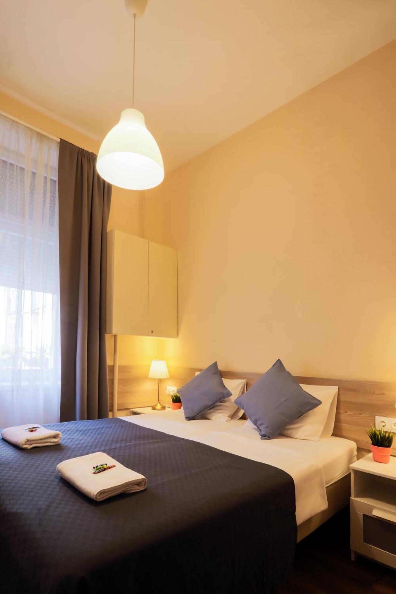 East Station Deluxe Guest house