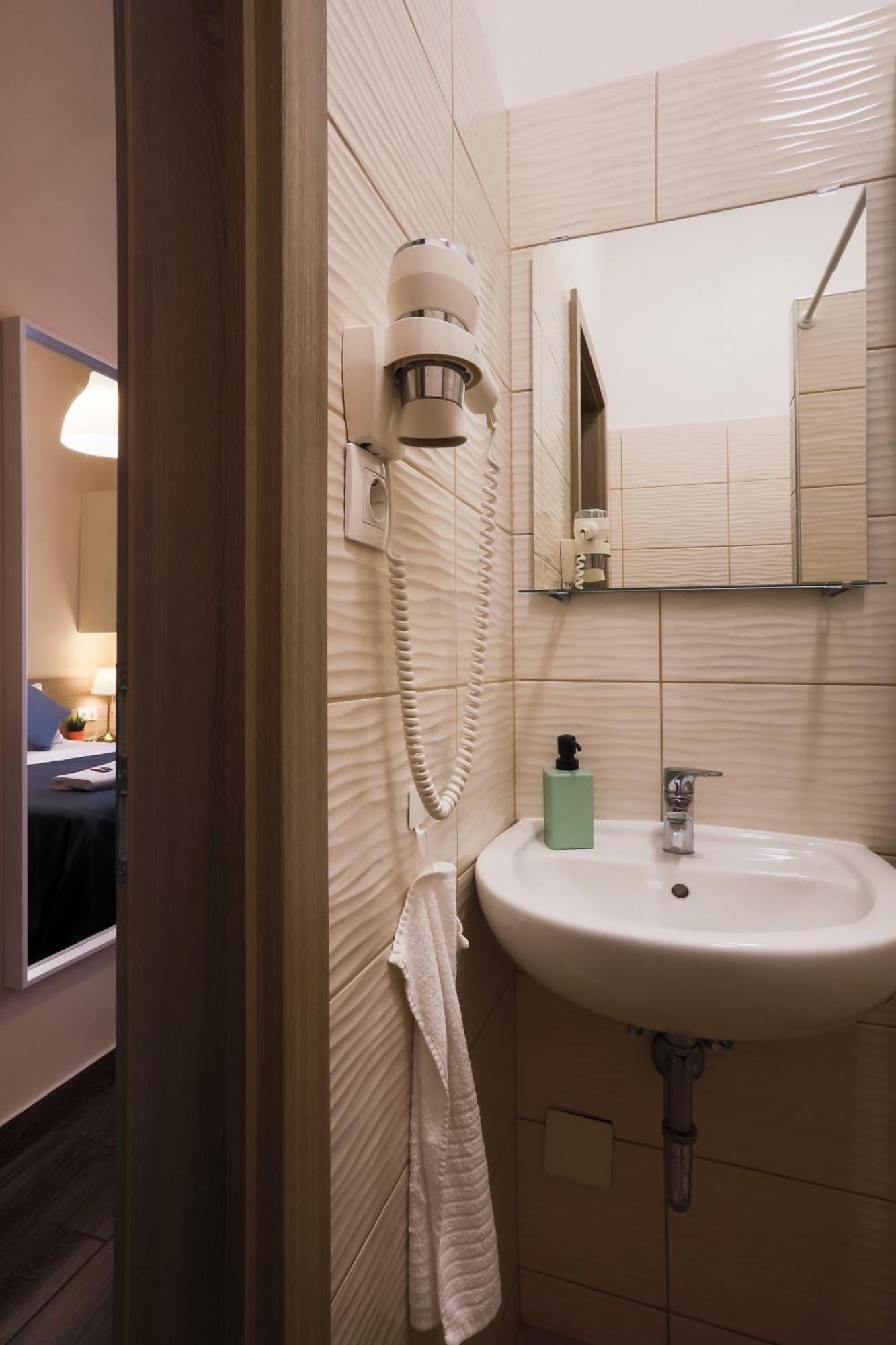 Guest house East Station Deluxe *