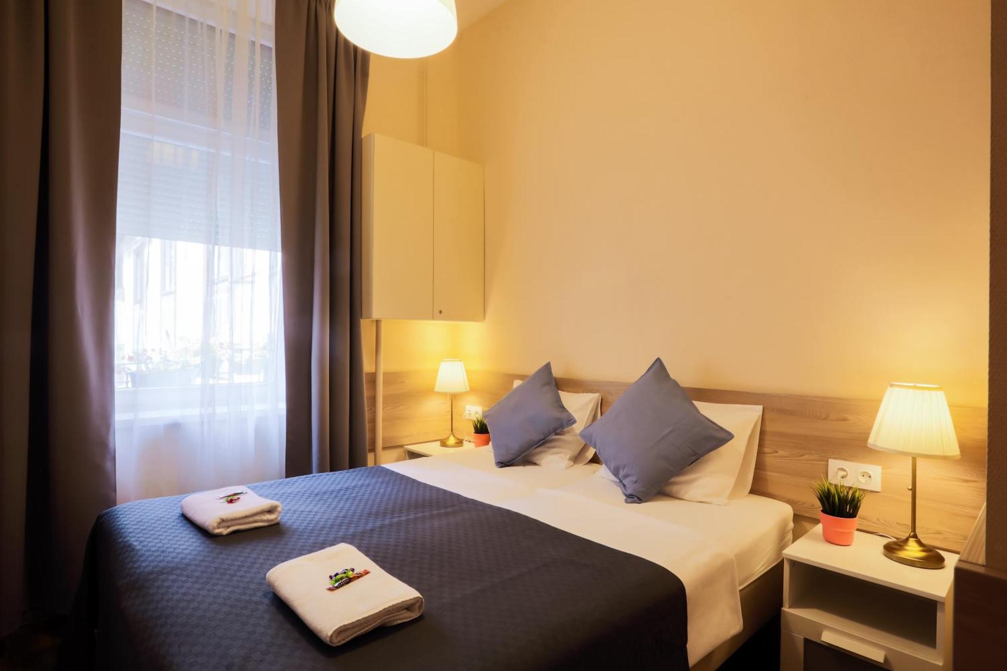 East Station Deluxe Guest house