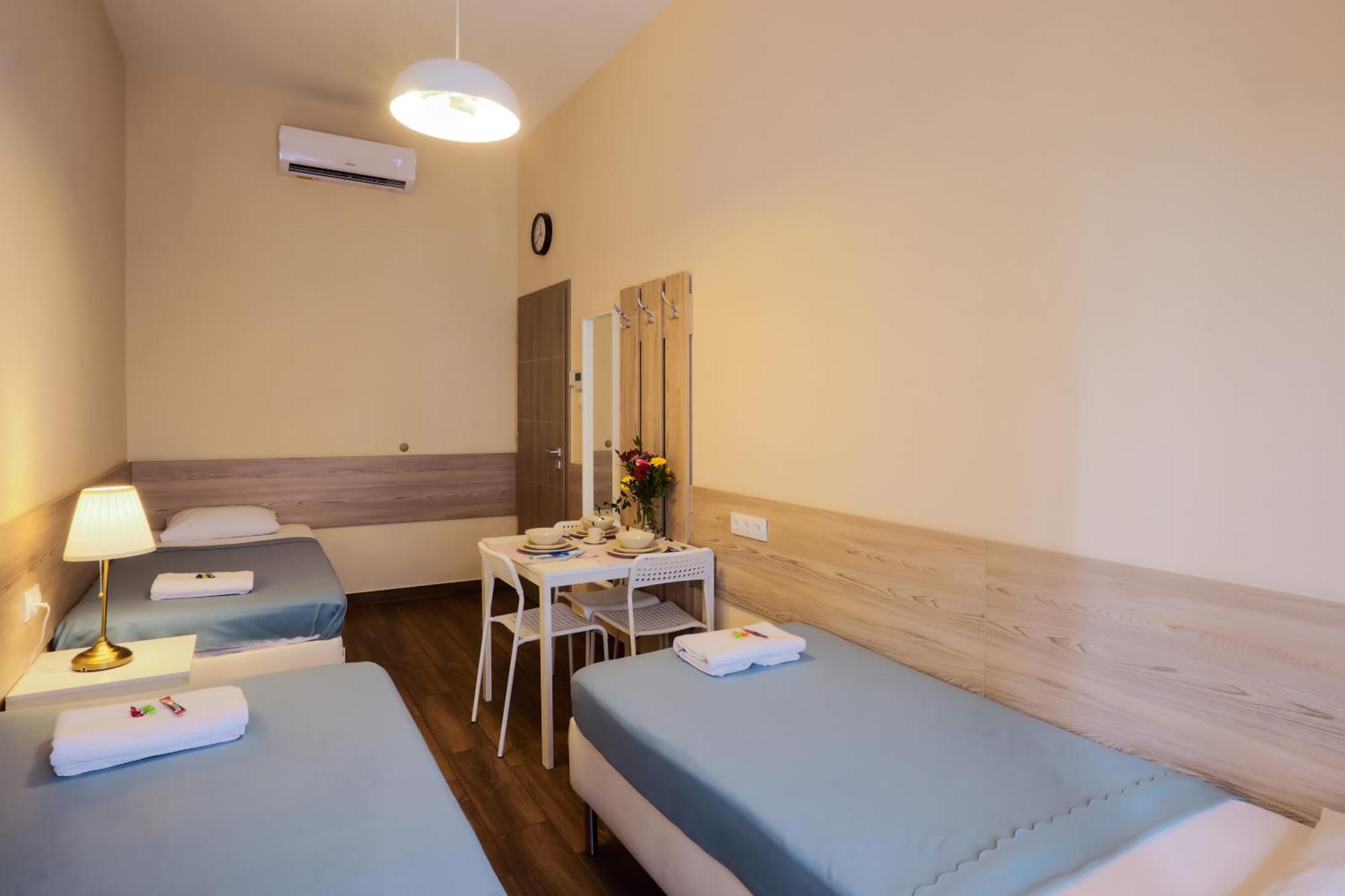 East Station Deluxe Guest house *