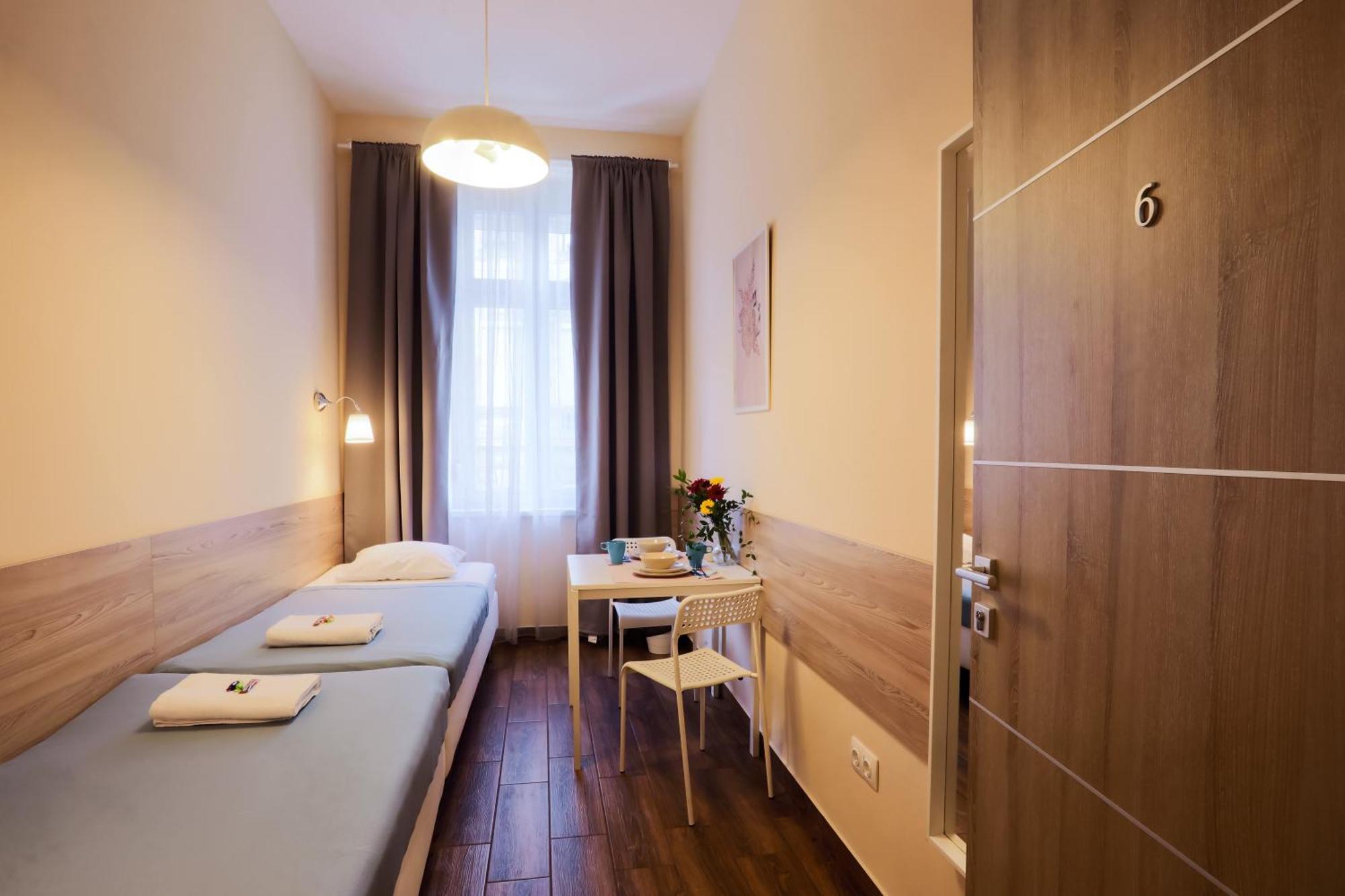 Guest house East Station Deluxe *