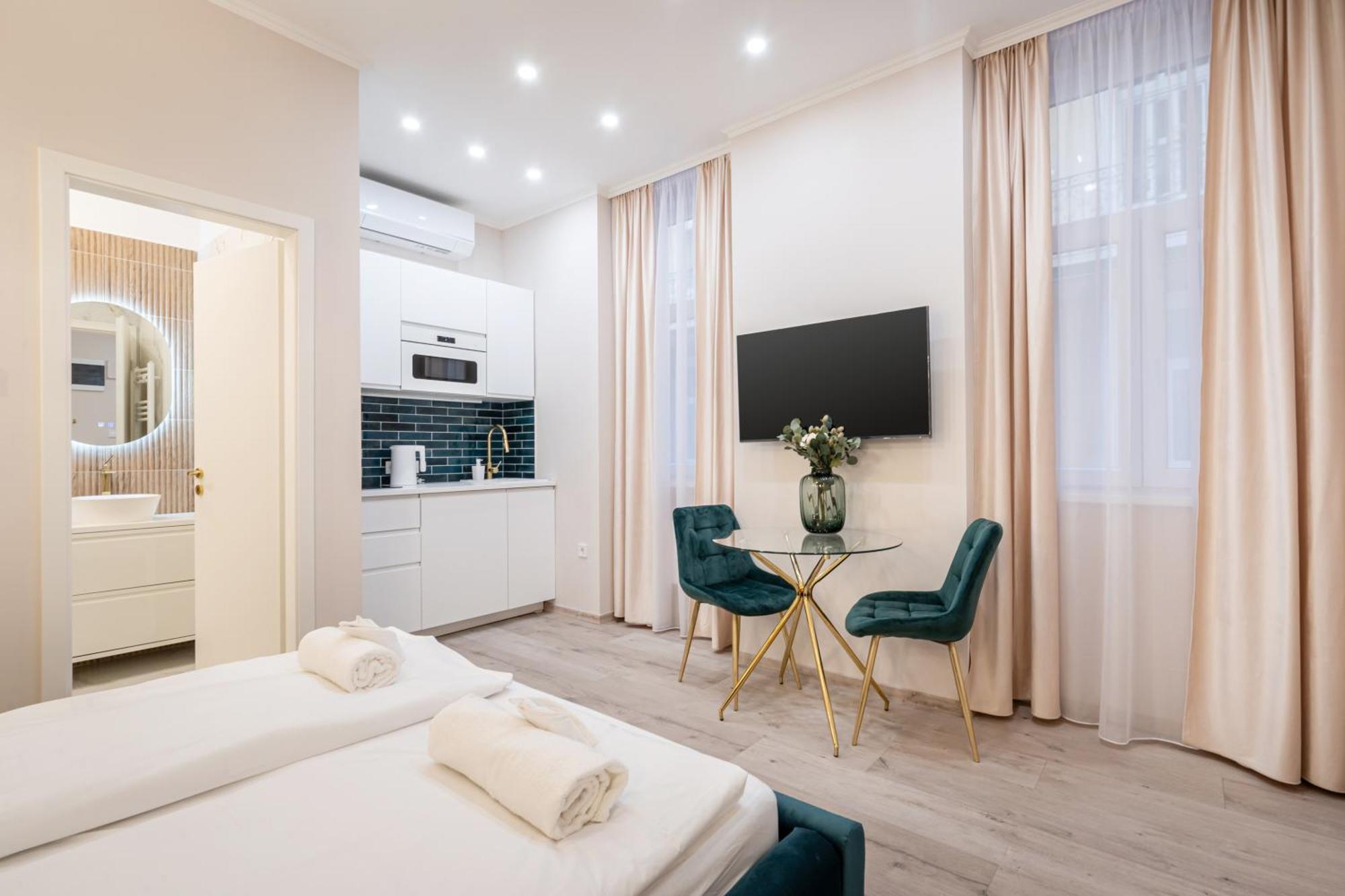 Kiraly 33 - Hidden Gem - Location By Bqa Apartmán *